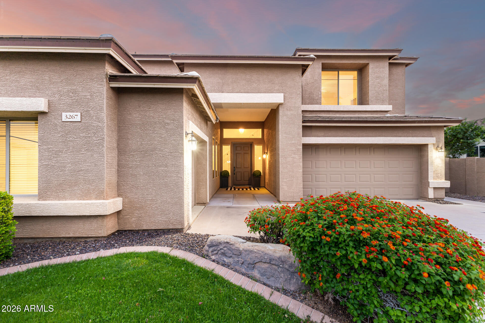 3267 E MAPLEWOOD Street