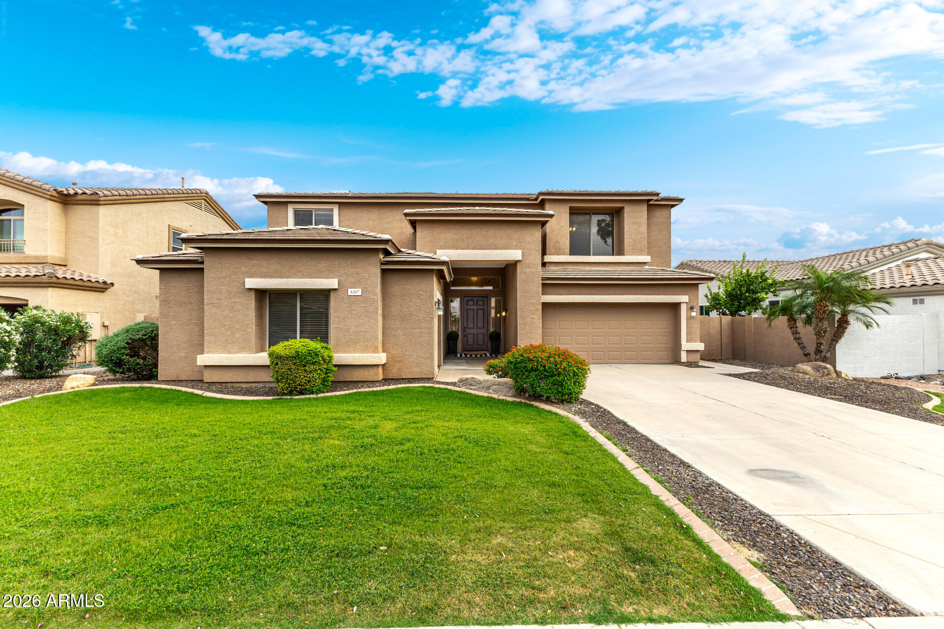 3267 E MAPLEWOOD Street