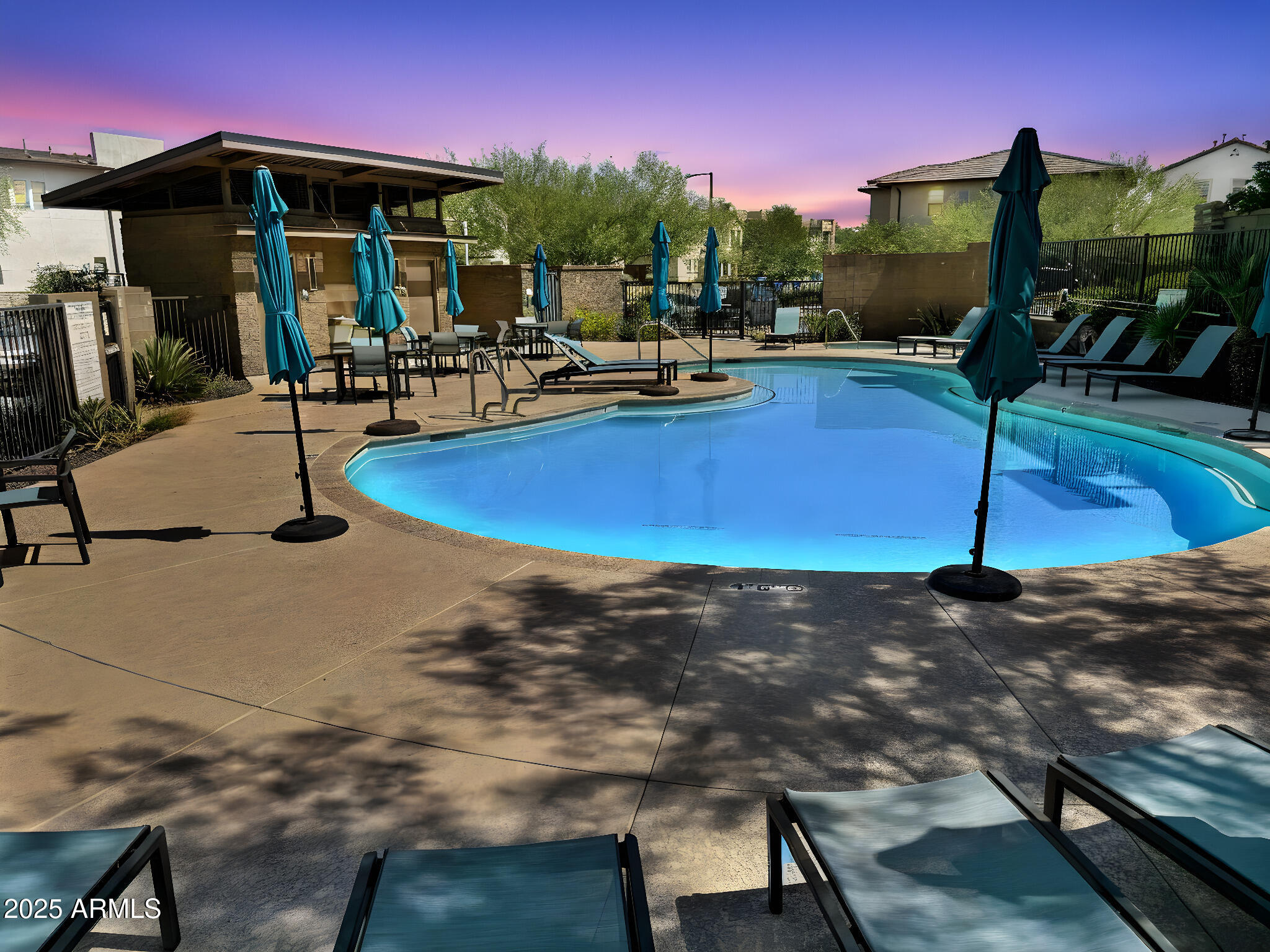 2366 W Gloria Lane