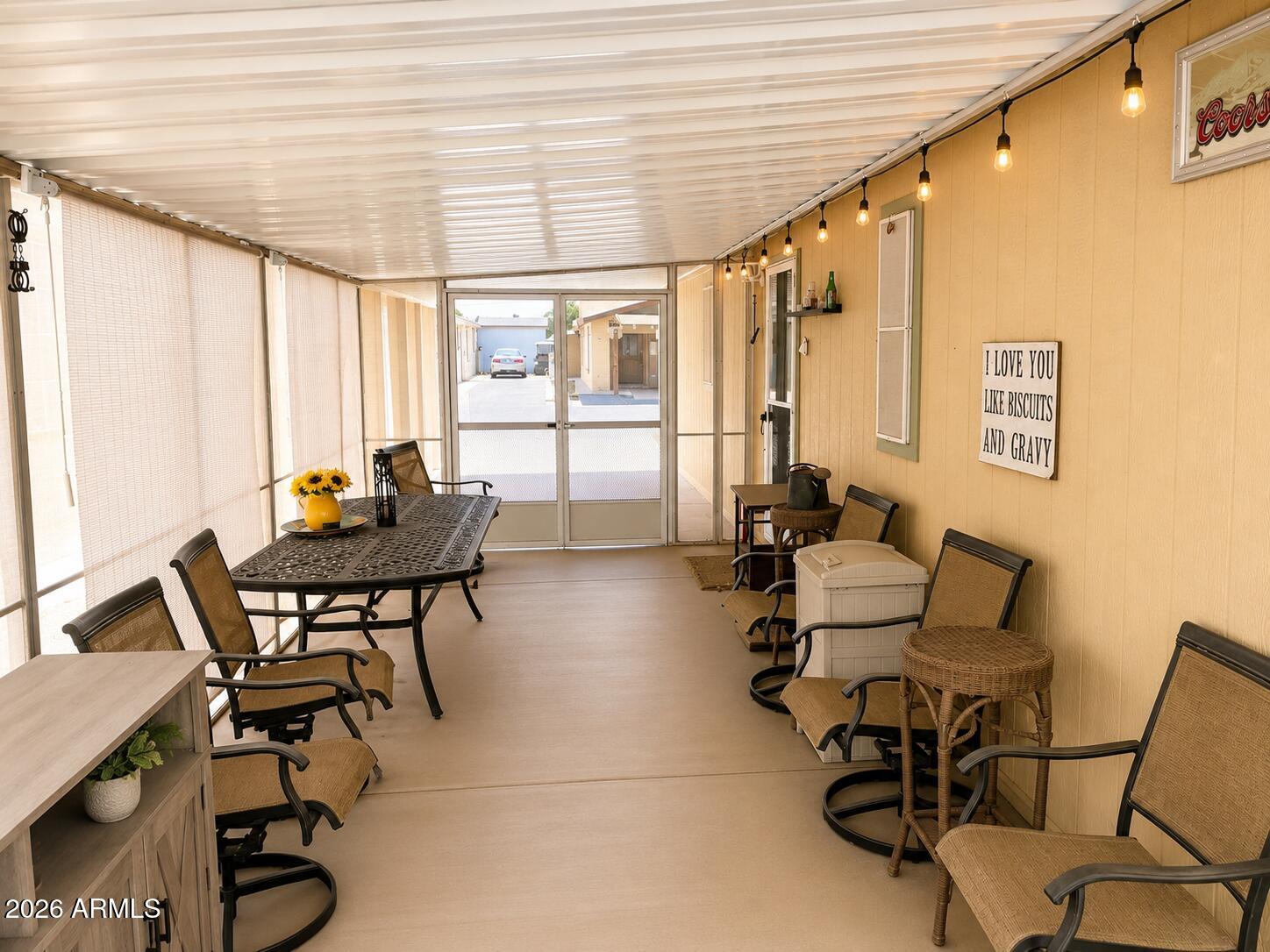 10650 S AVENIDA COMPADRES -- 64
