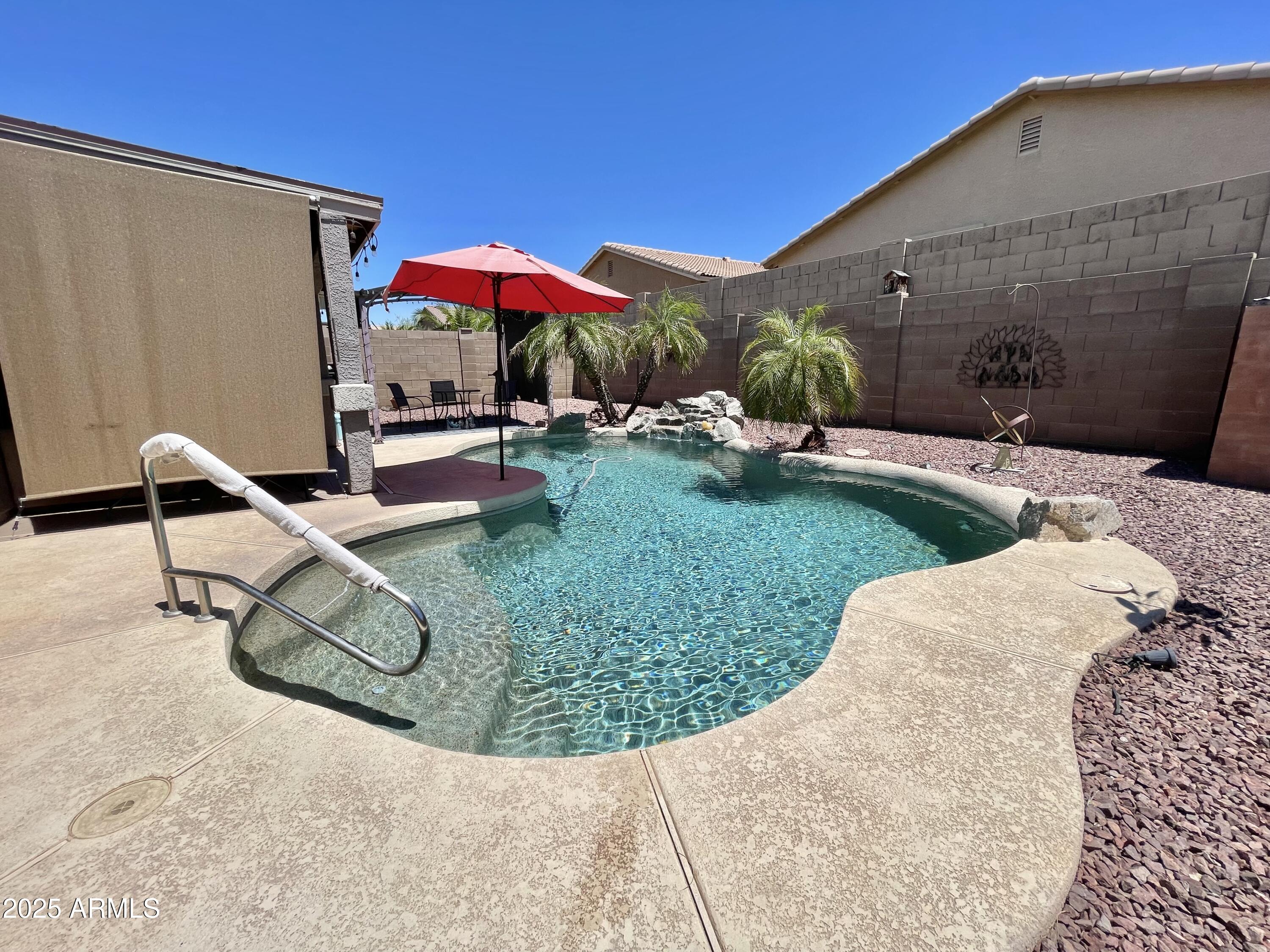 723 S WEAVER Drive