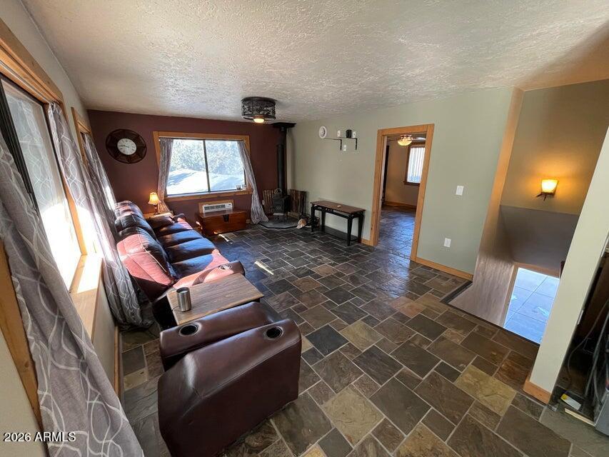 704 N GRANITE Drive