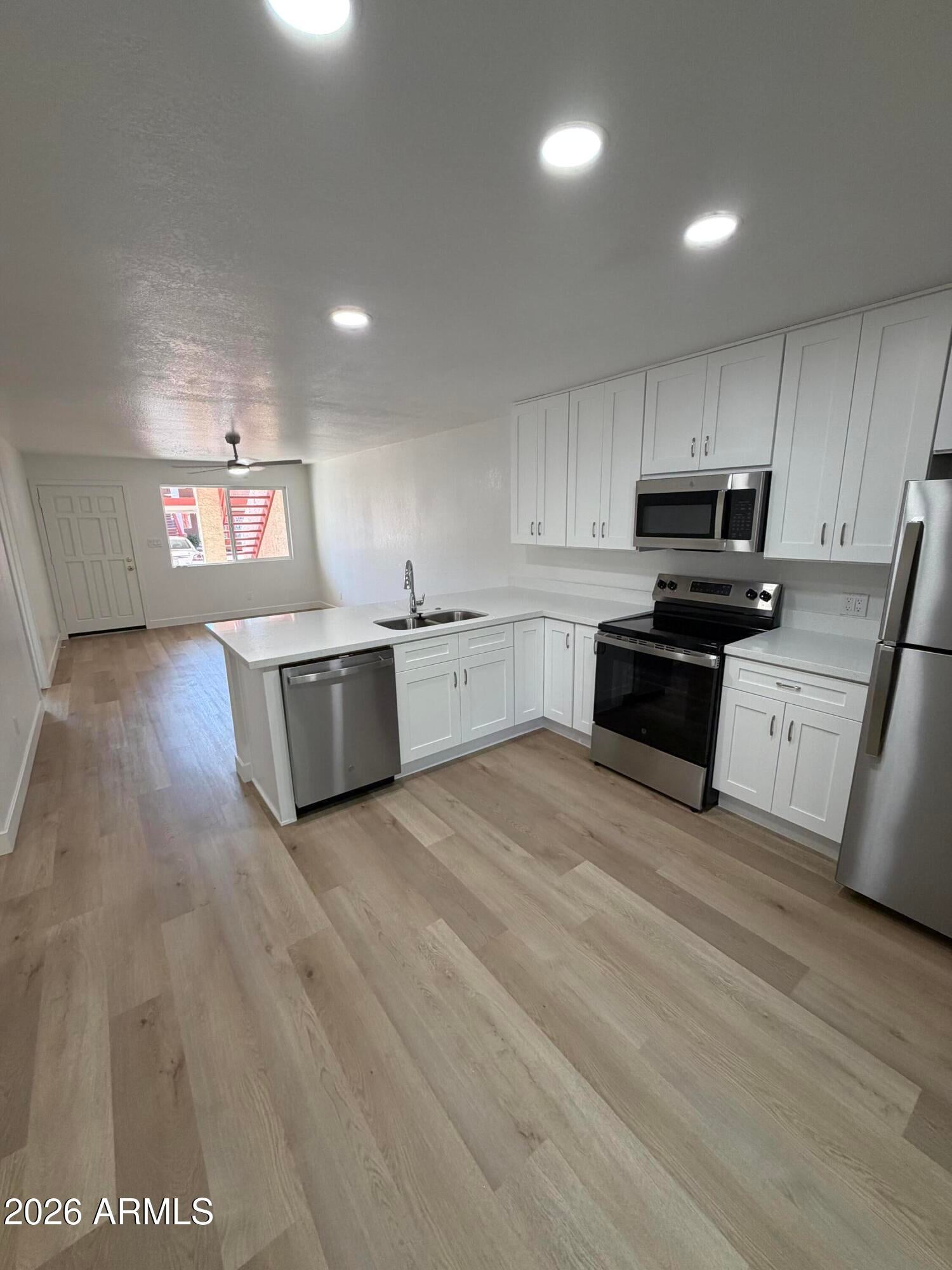 510 W UNIVERSITY Drive 103