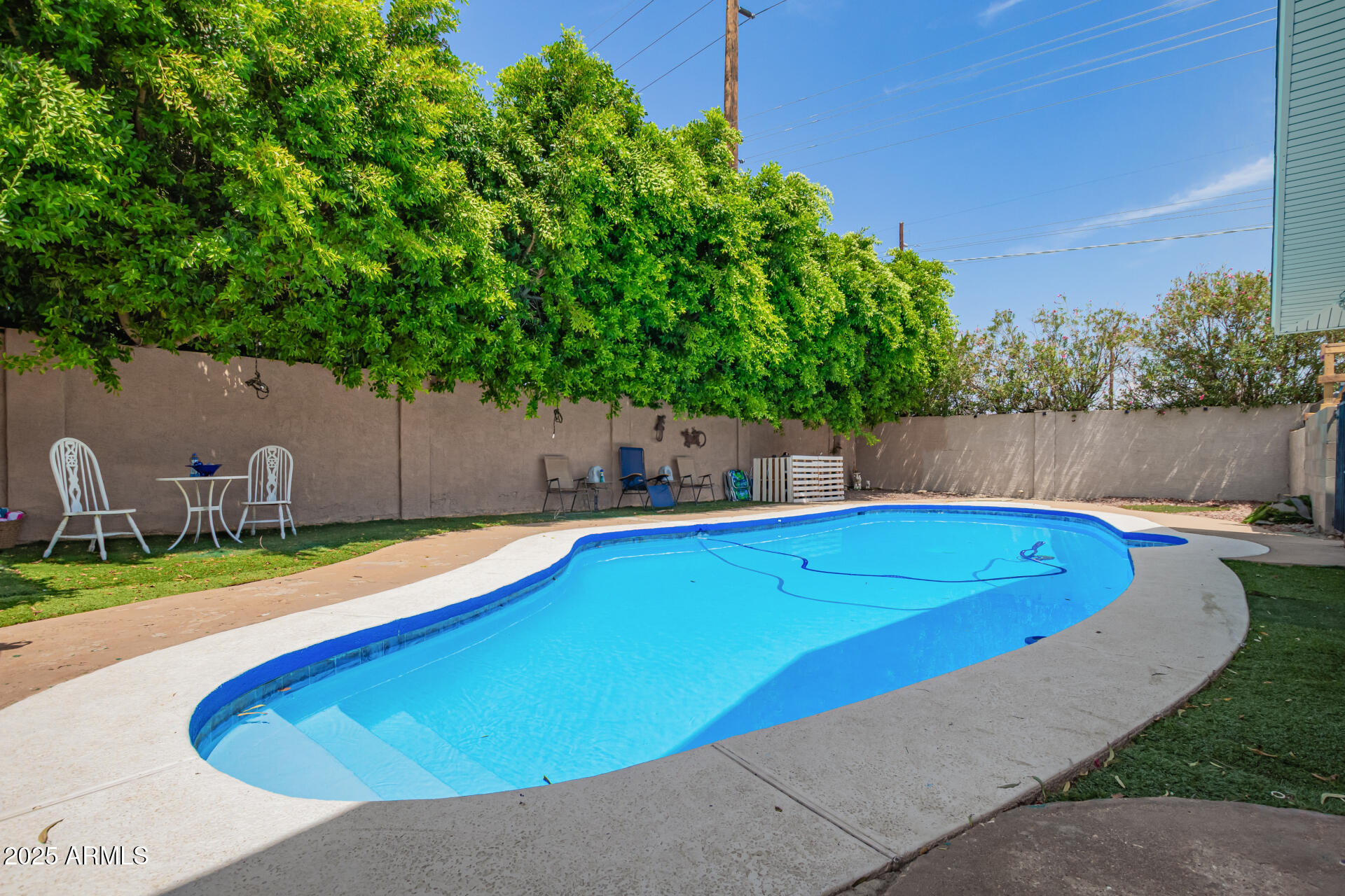 8932 N 56TH Drive