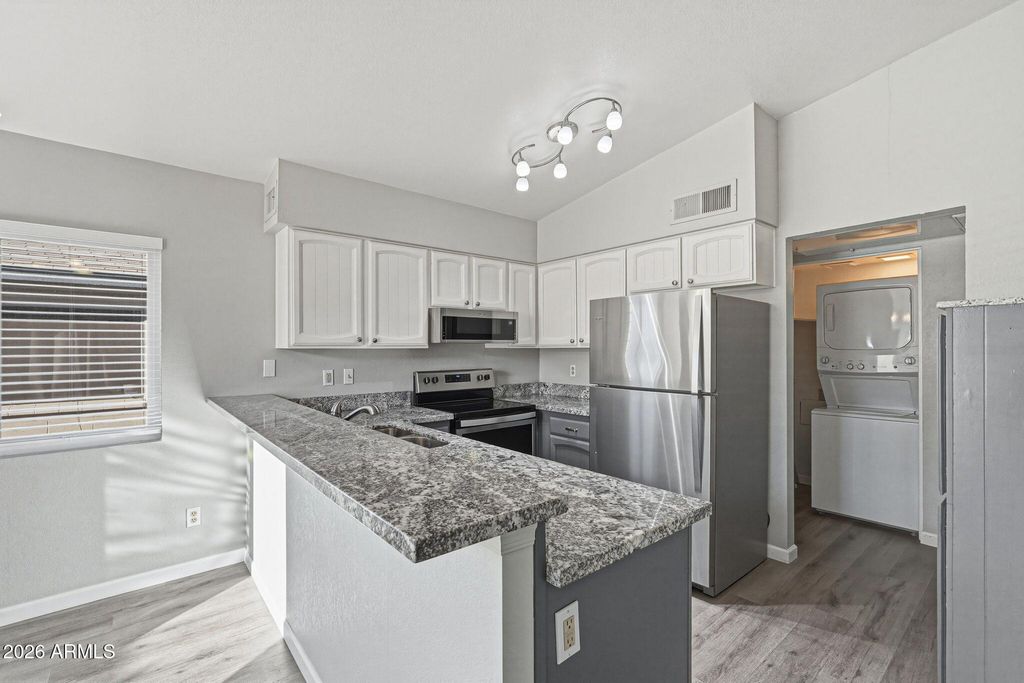 Photo of 3320 S Parkside Drive, Tempe, AZ 85282 (MLS # 6987340)