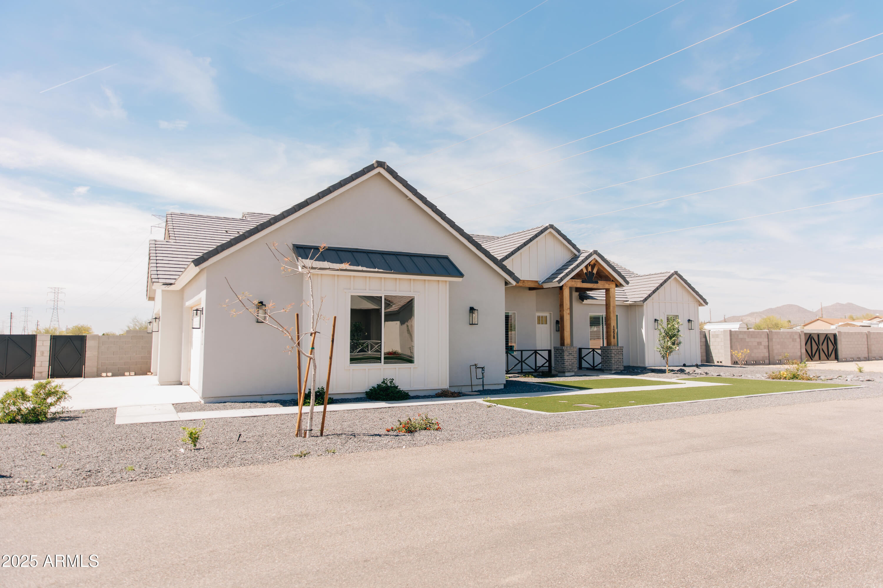1228 N 106TH Place