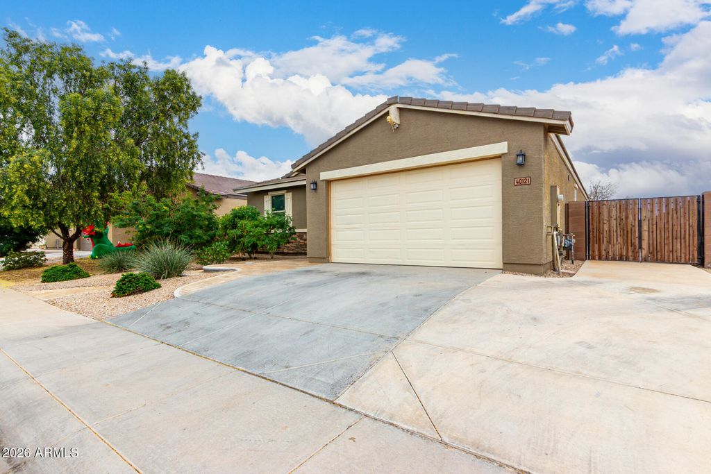 Photo of 40121 W Curtis Way, Maricopa, AZ 85138 (MLS # 6965072)