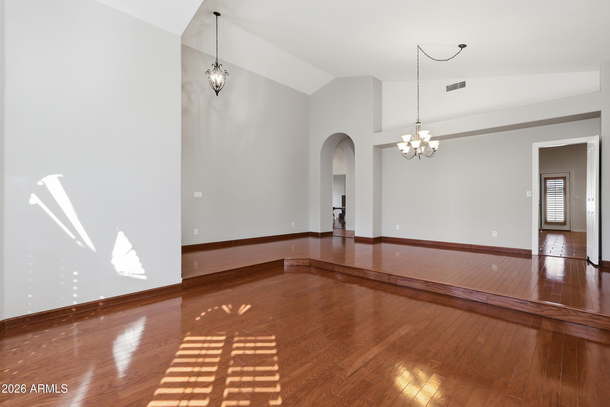 1133 N Peppertree Drive