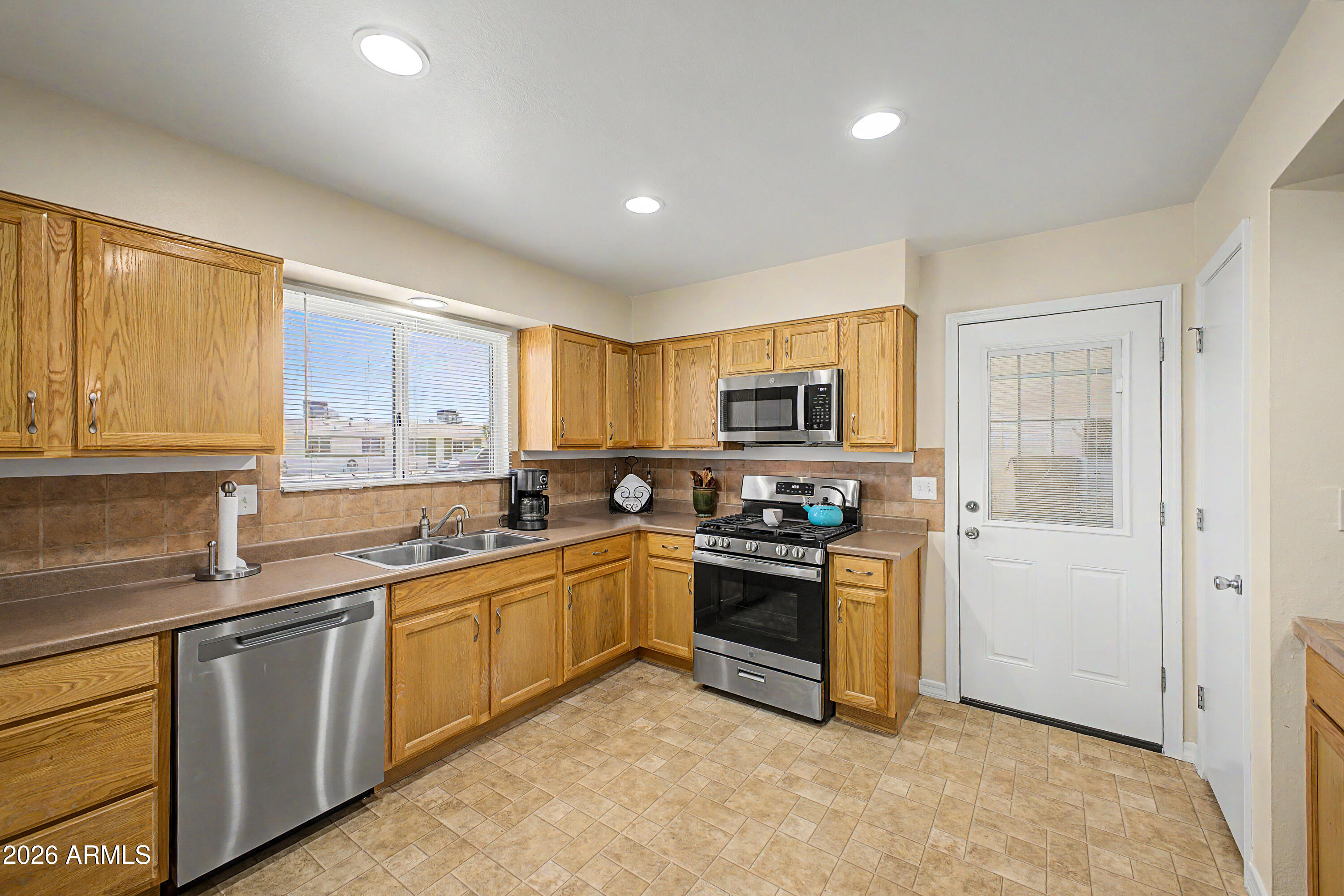 10606 W CLAIR Drive