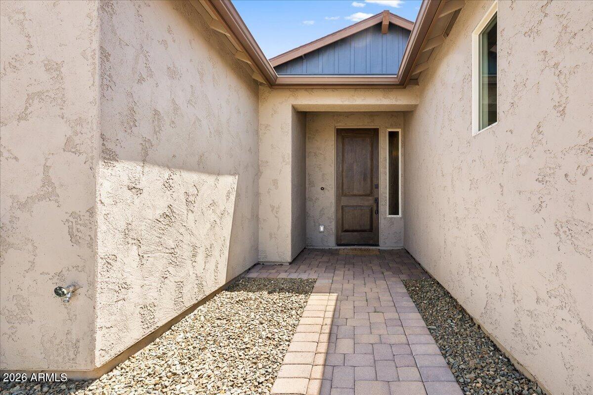516 CHINABERRY Drive