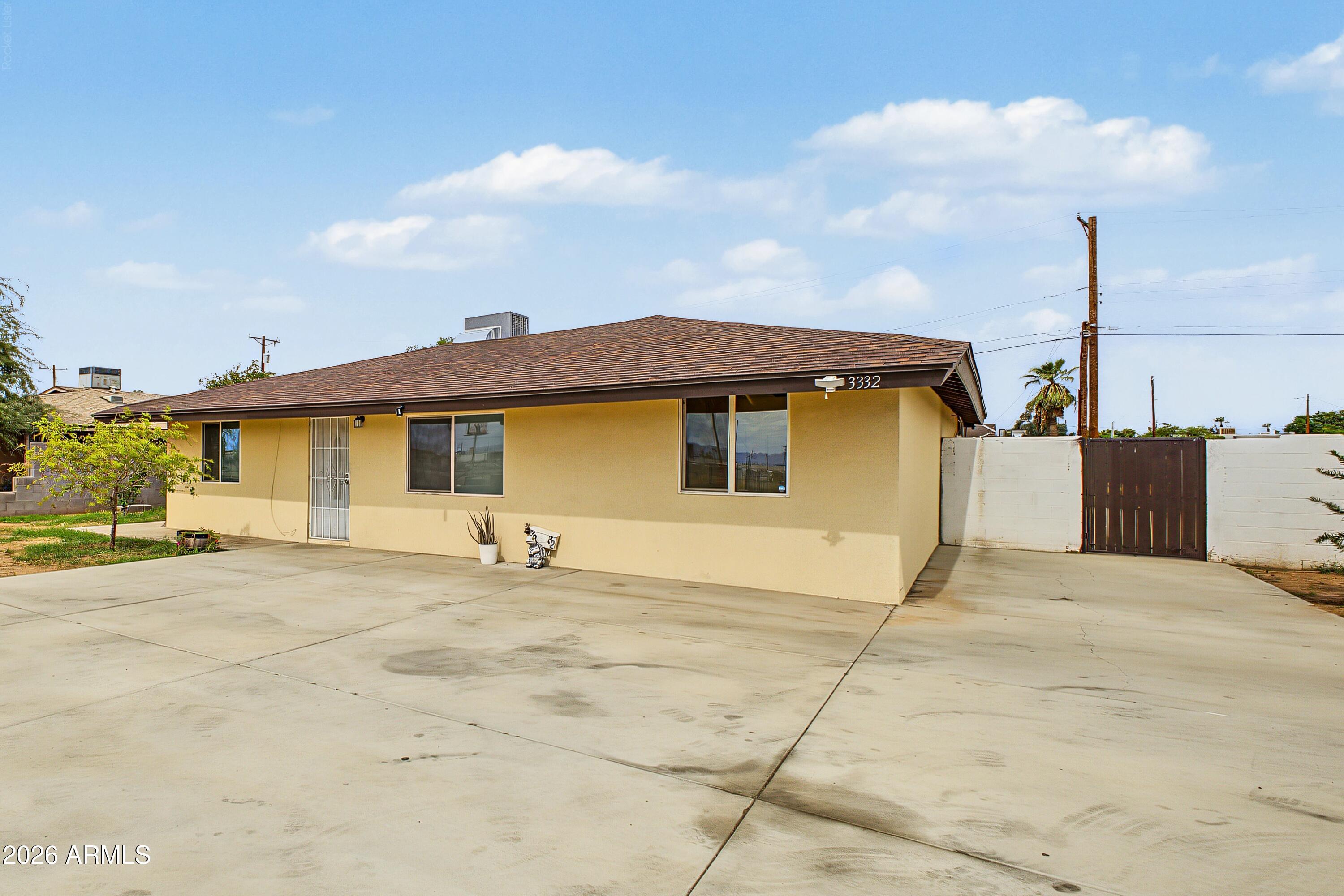 3332 W MONTEROSA Street