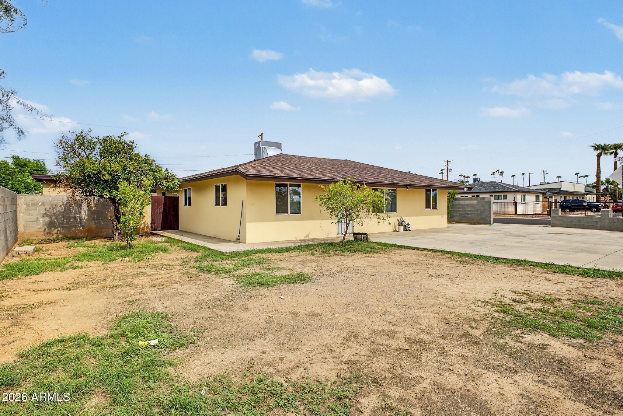 3332 W MONTEROSA Street