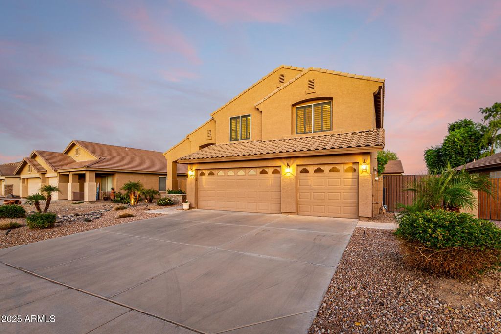 Photo of 3877 S Seton Avenue, Gilbert, AZ 85297 (MLS # 6922977)