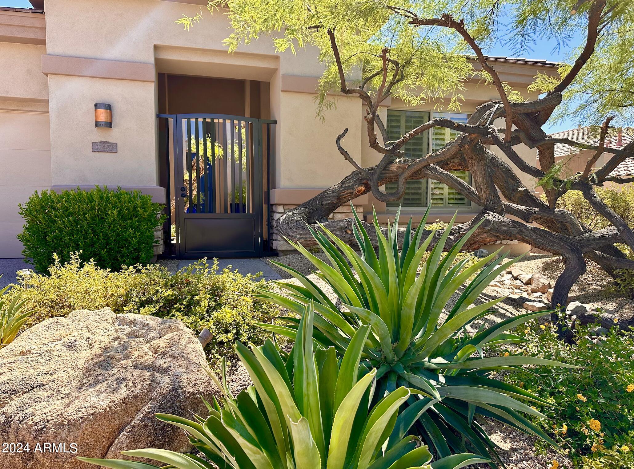 Scottsdale, Arizona 85255, United States, 4 Bedrooms Bedrooms, ,4 BathroomsBathrooms,Residential,Pending,47020