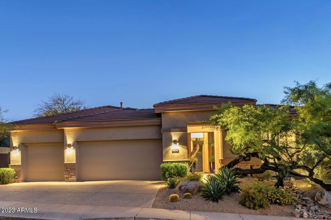 Scottsdale, Arizona 85255, United States, 4 Bedrooms Bedrooms, ,4 BathroomsBathrooms,Residential,Pending,47020