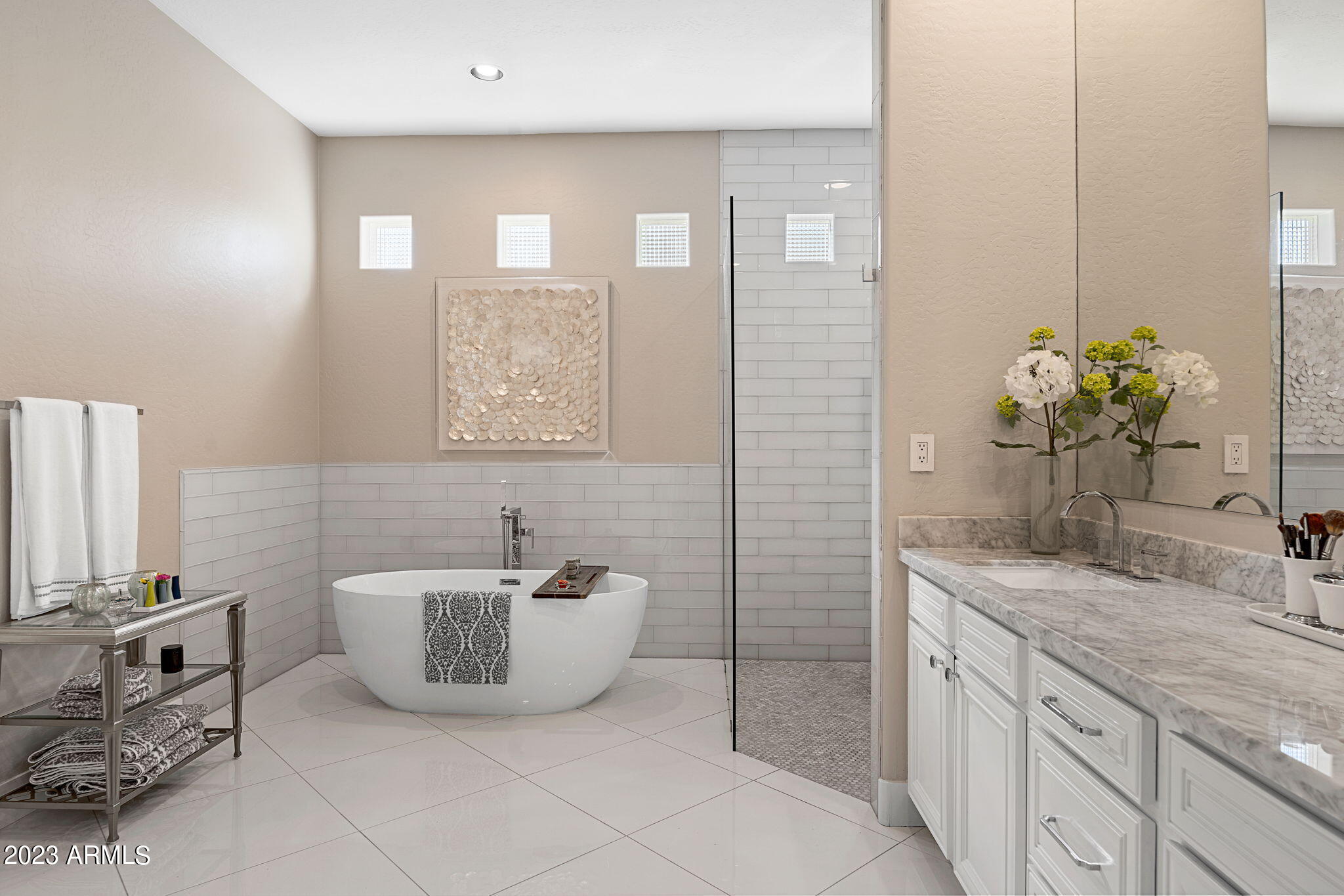 Scottsdale, Arizona 85255, United States, 4 Bedrooms Bedrooms, ,4 BathroomsBathrooms,Residential,Pending,47020