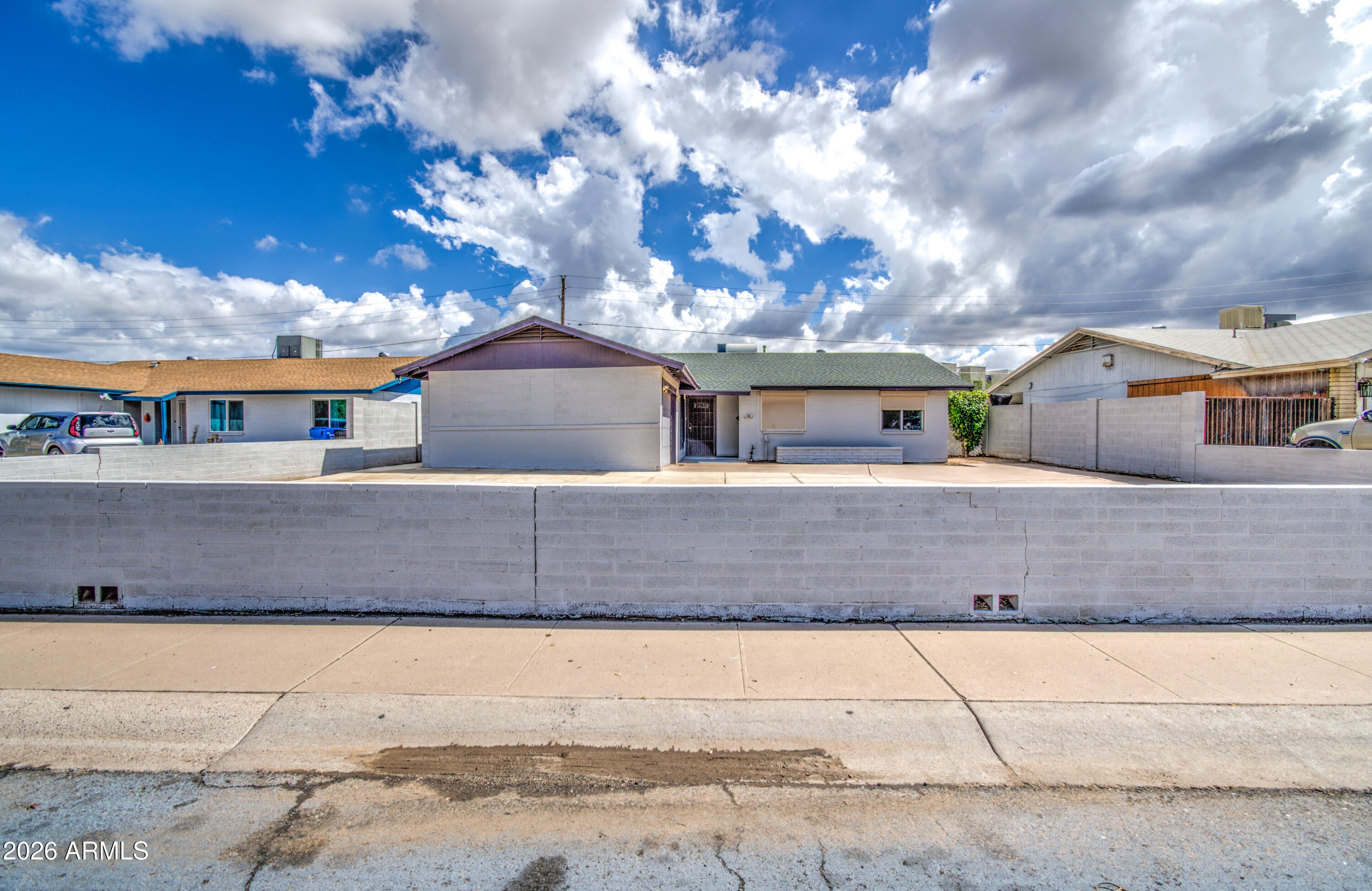 2077 W HIDALGO Avenue