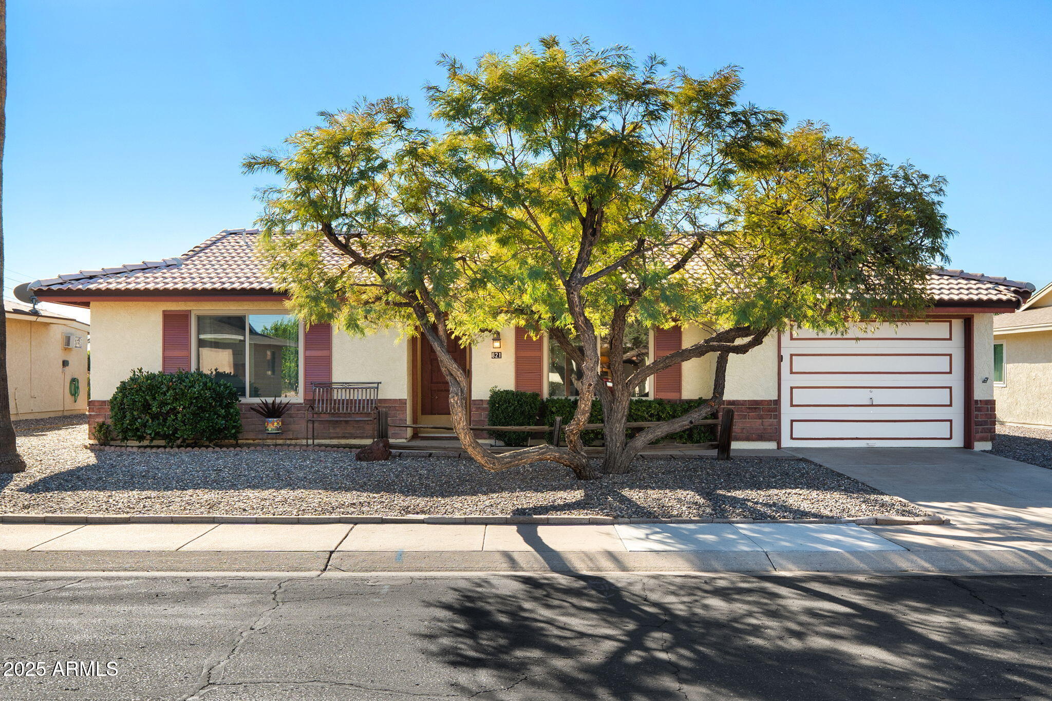 821 LEISURE WORLD --