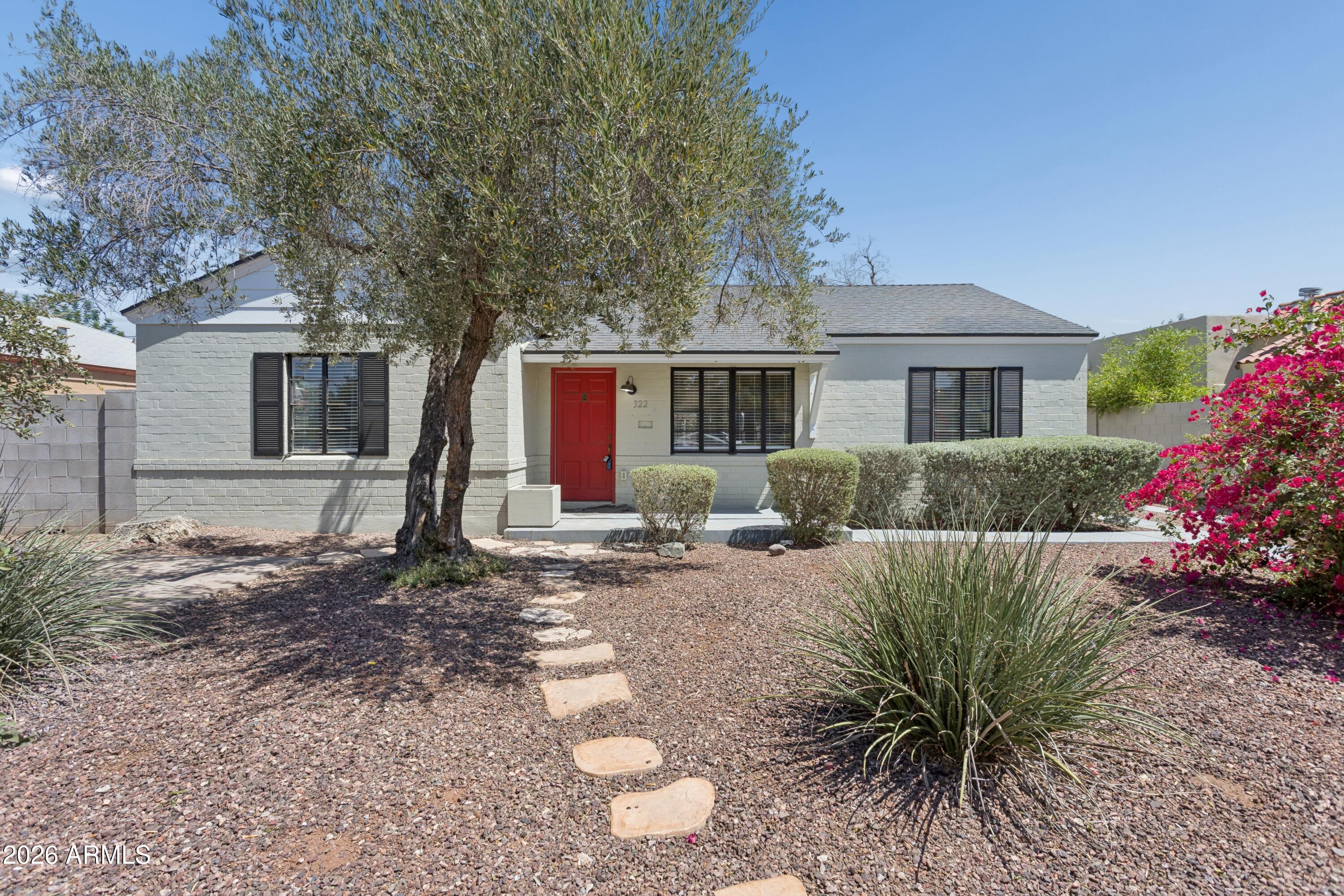 322 W CORONADO Road