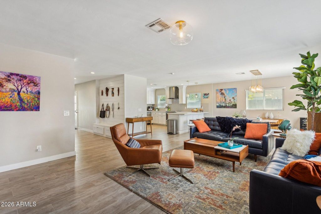 Photo of 322 W Coronado Road, Phoenix, AZ 85003 (MLS # 6997078)