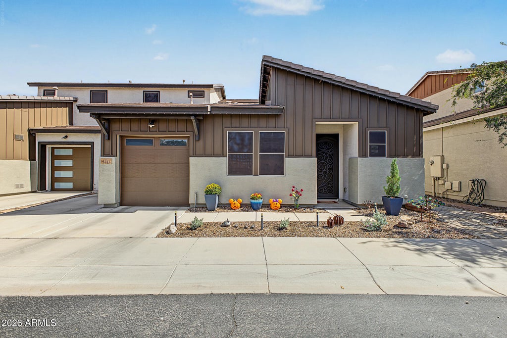 Photo of 3041 S Soho Lane, Chandler, AZ 85286 (MLS # 7088467)