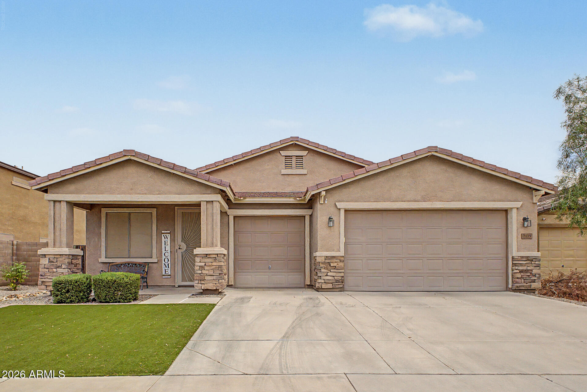 7119 S 68TH Drive