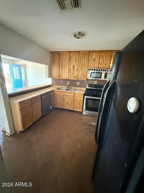 7319 W CINNABAR Avenue