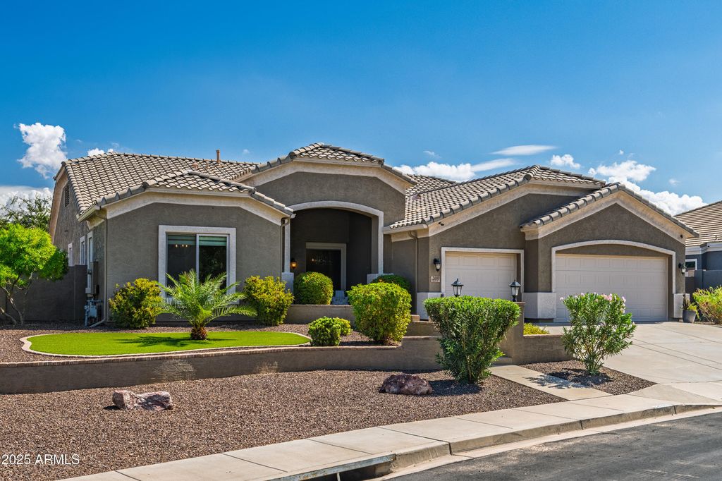 Photo of 2689 S Rockwell Street, Gilbert, AZ 85295 (MLS # 6926859)