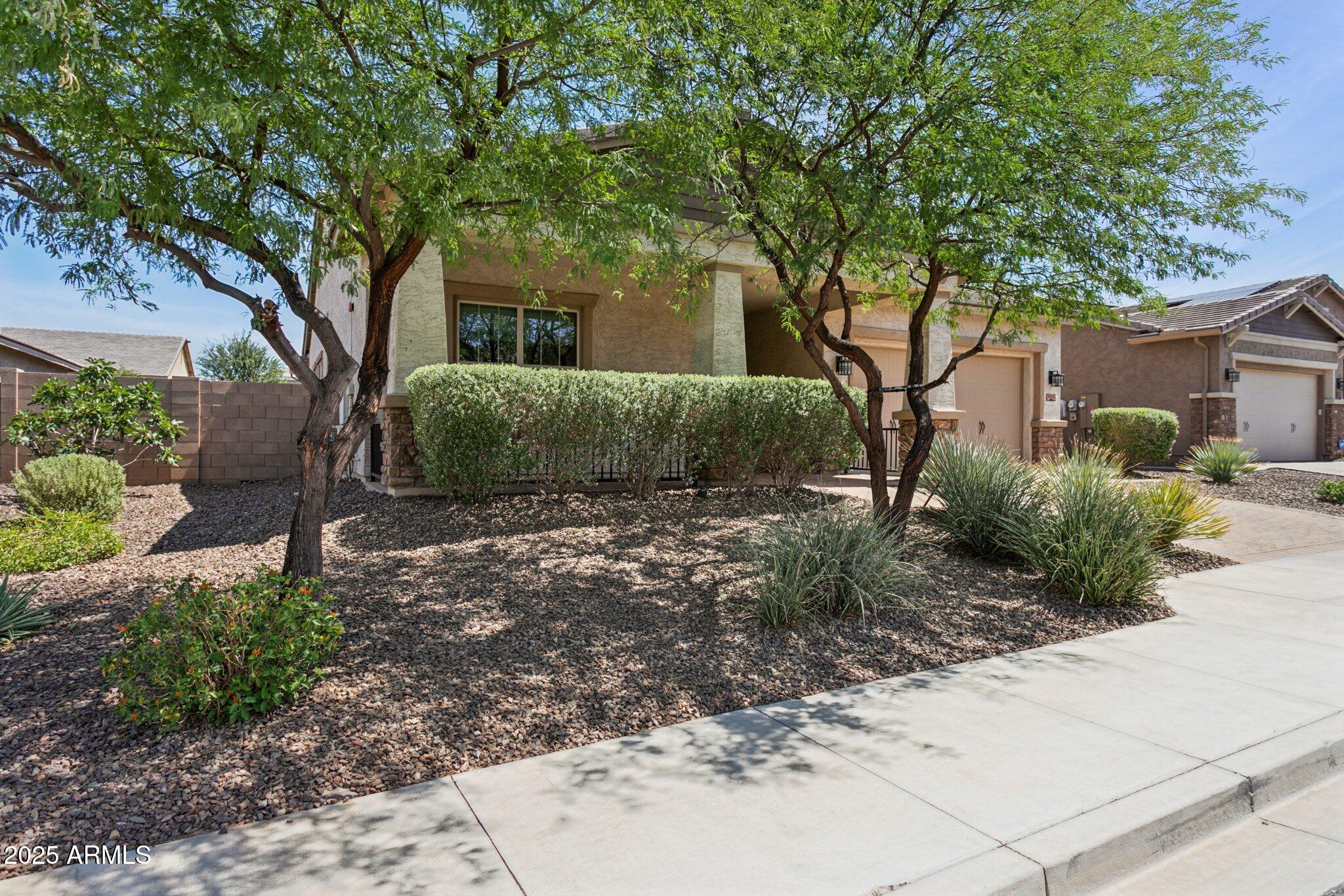 11872 W DUANE Lane