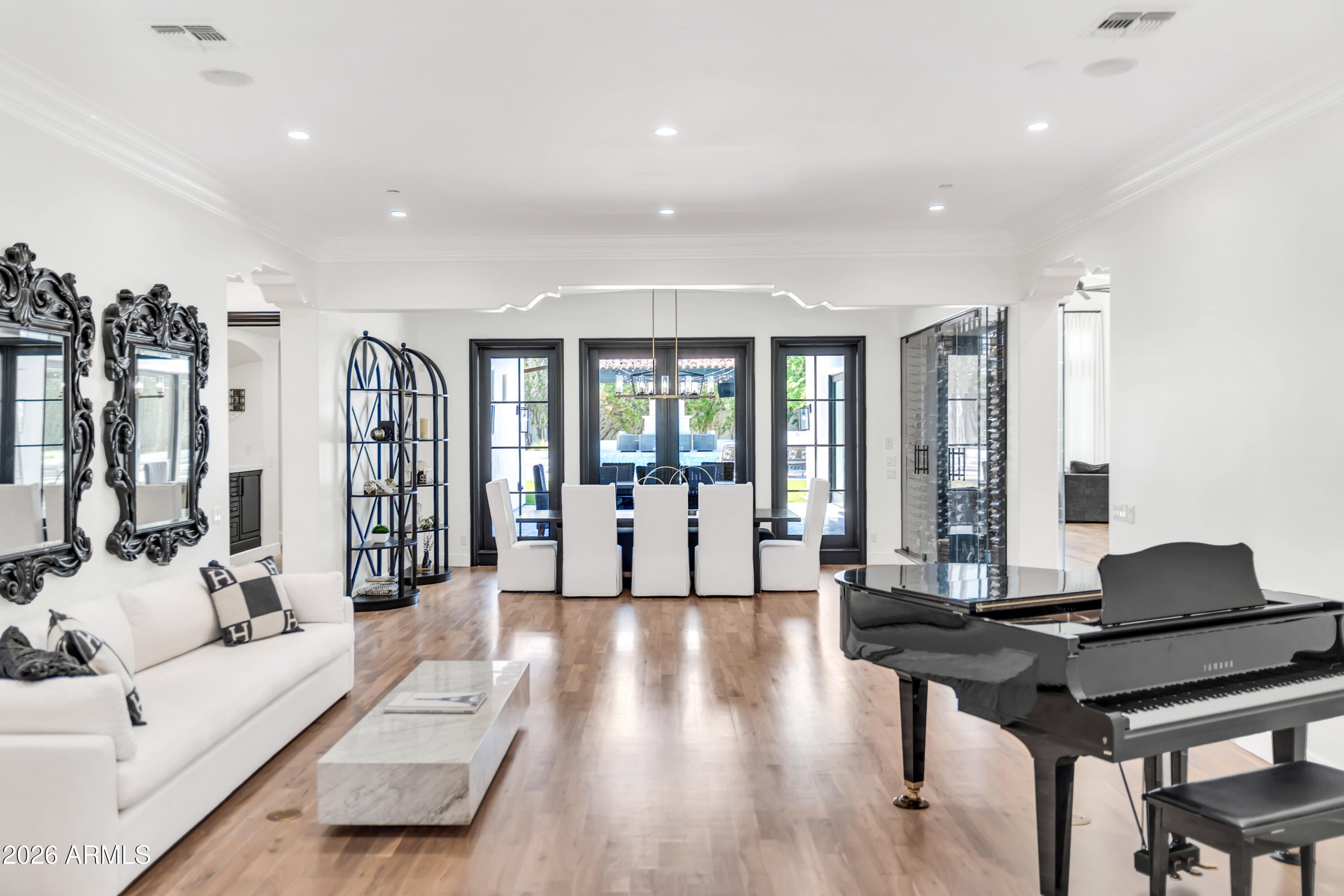 5210 E VIA LOS CABALLOS Lane