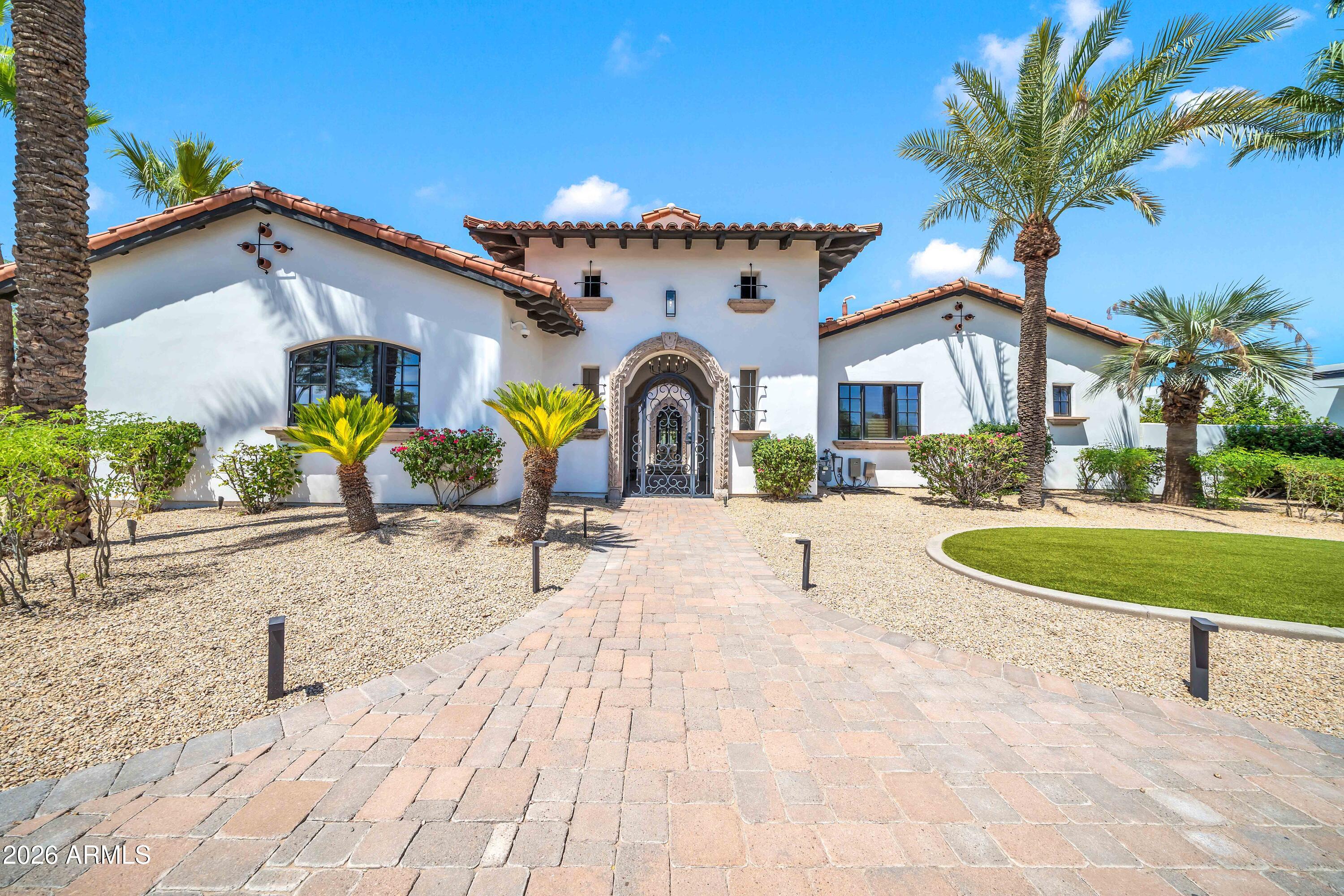 5210 E VIA LOS CABALLOS Lane
