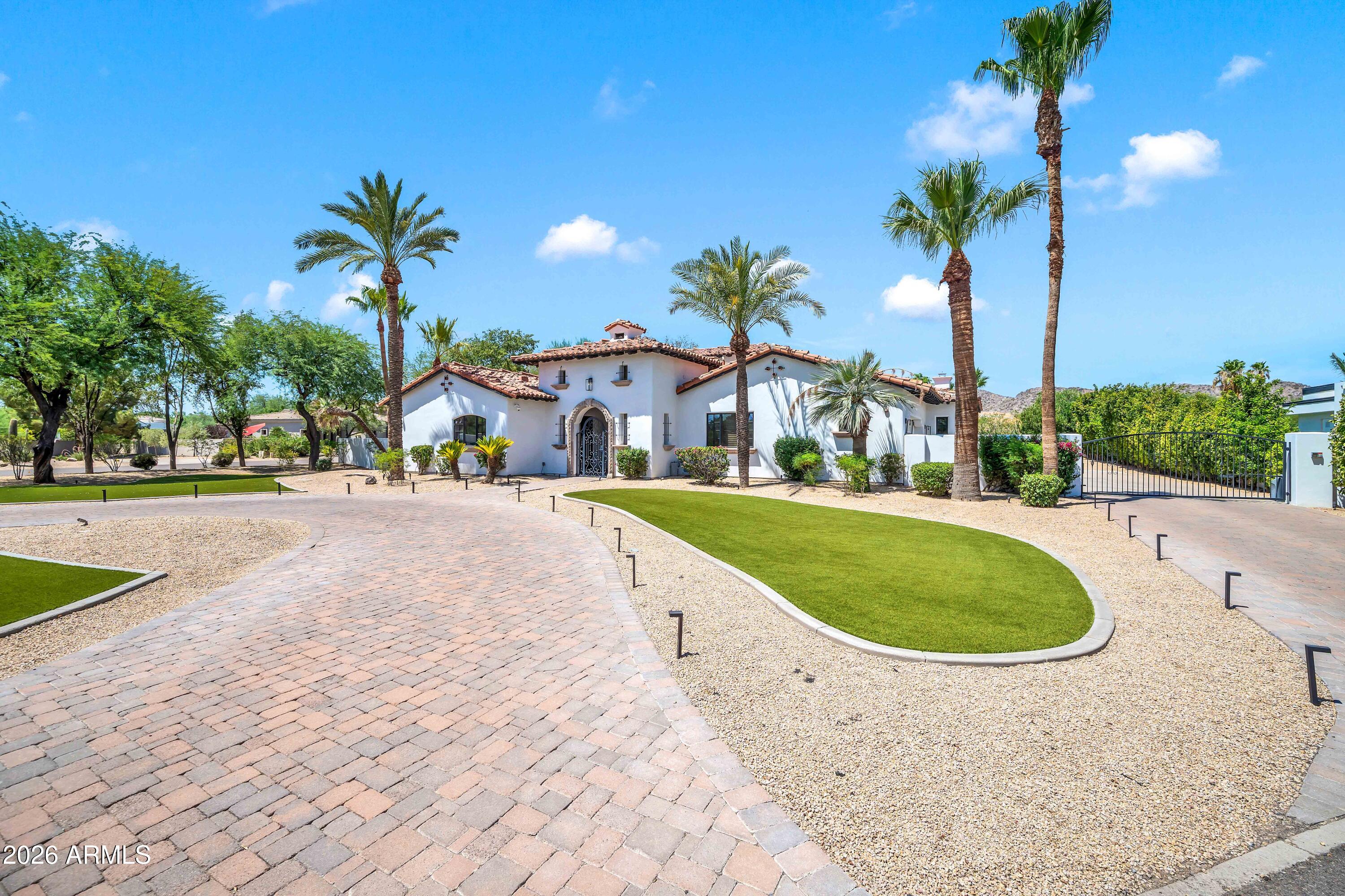 5210 E VIA LOS CABALLOS Lane