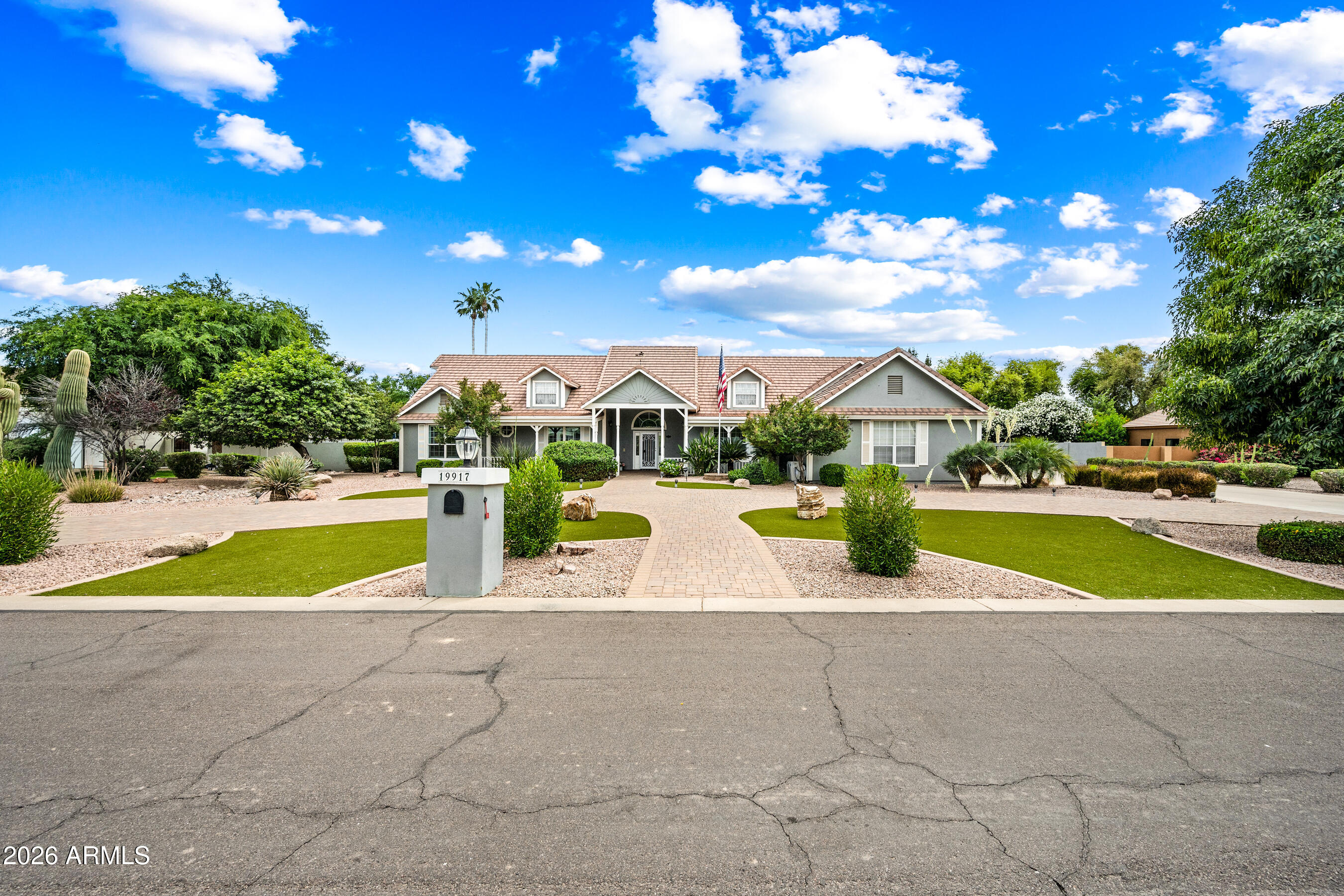 19917 E CALLE DE FLORES --