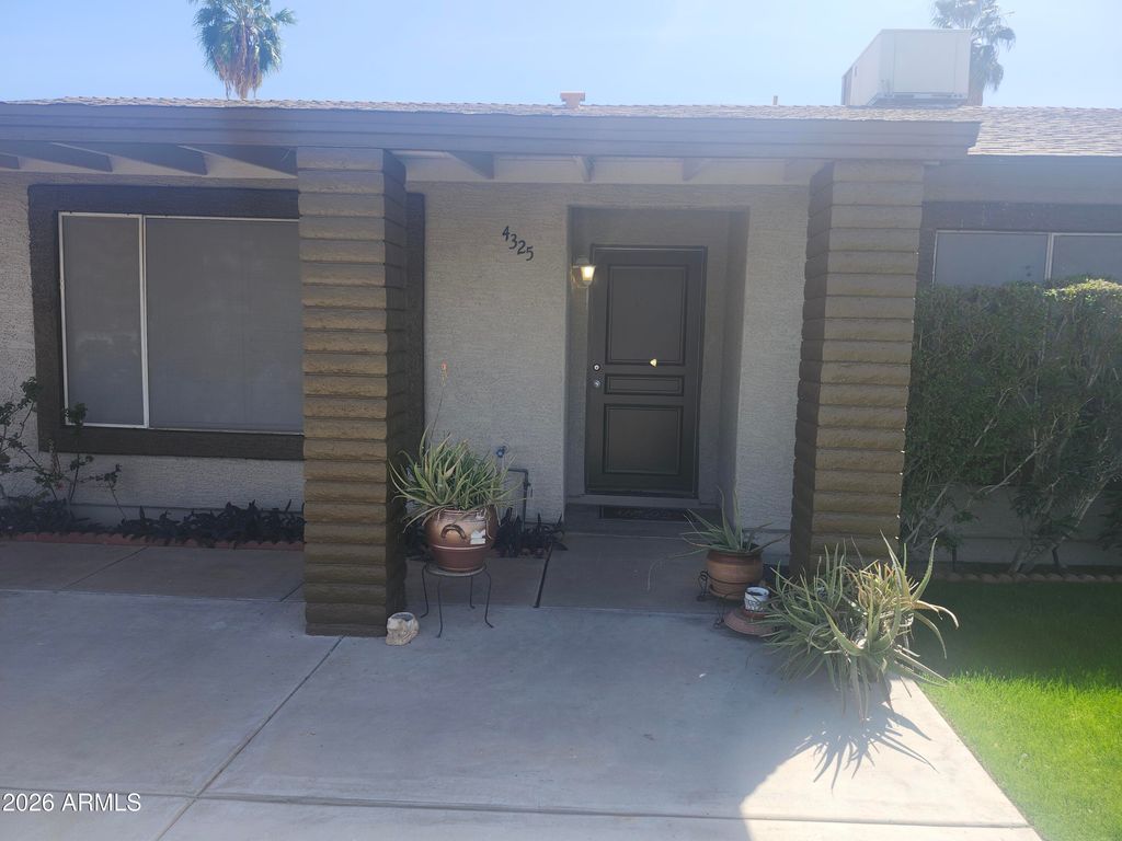 Photo of 4325 E Vineyard Road, Phoenix, AZ 85042 (MLS # 6999296)