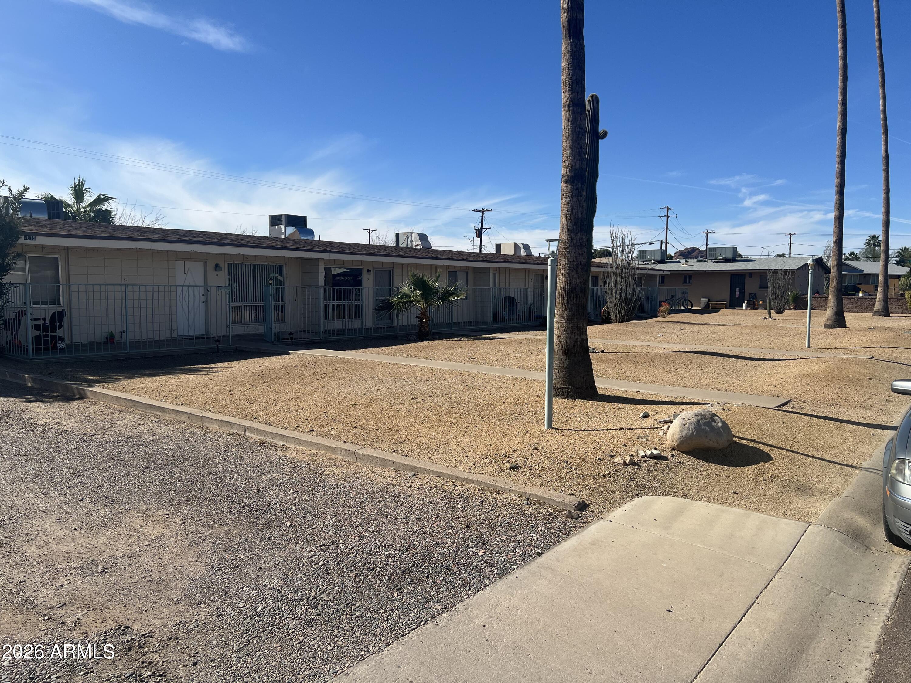 7015 E WILSHIRE Drive