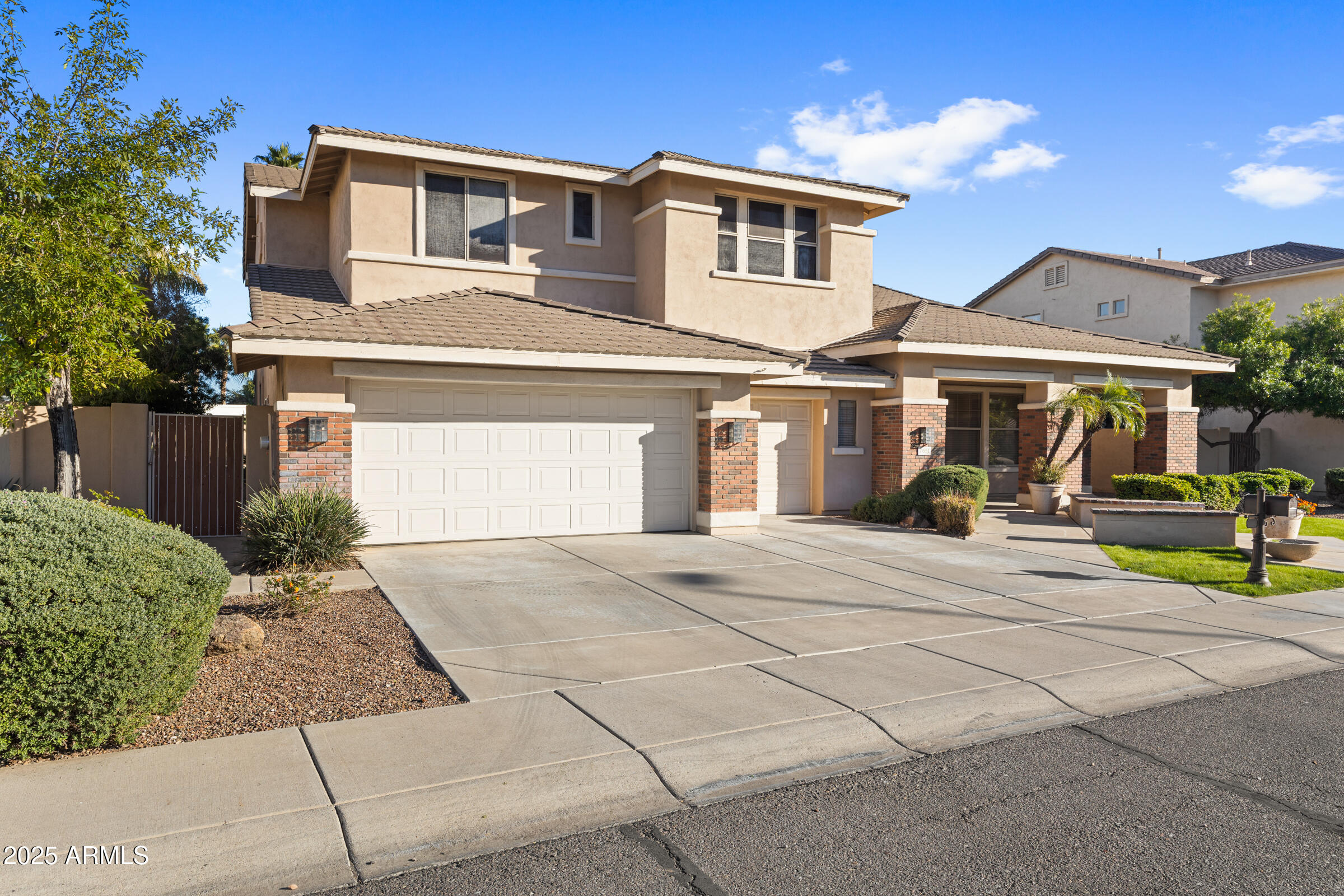 7651 S MYRTLE Avenue