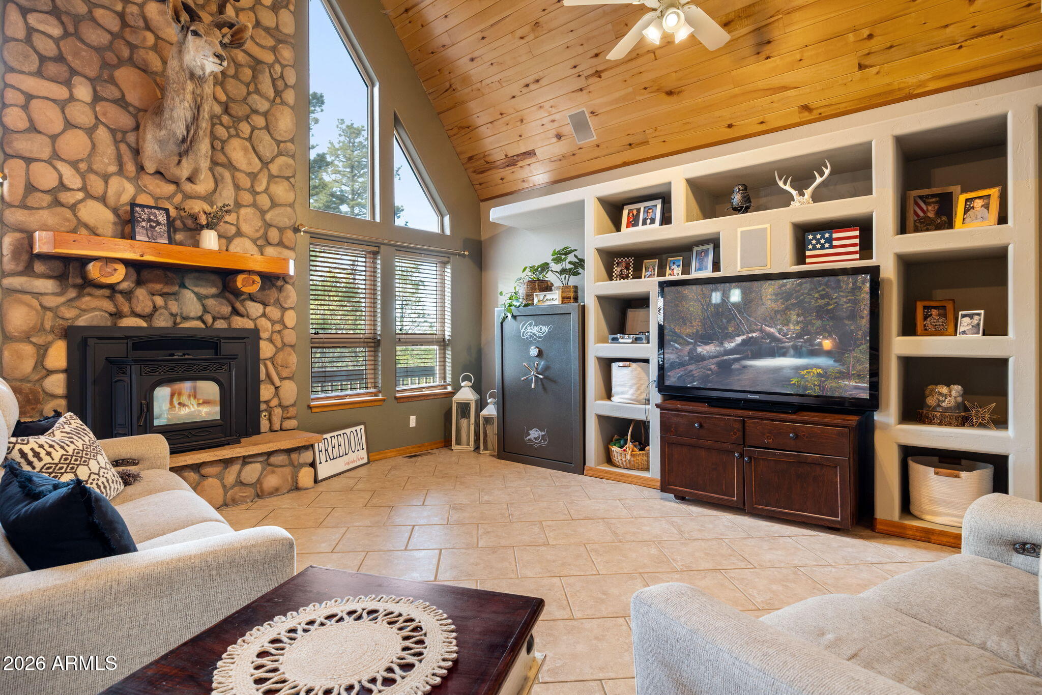 BUCKSKIN ARTISTS COMMUNITY WEST - Residential