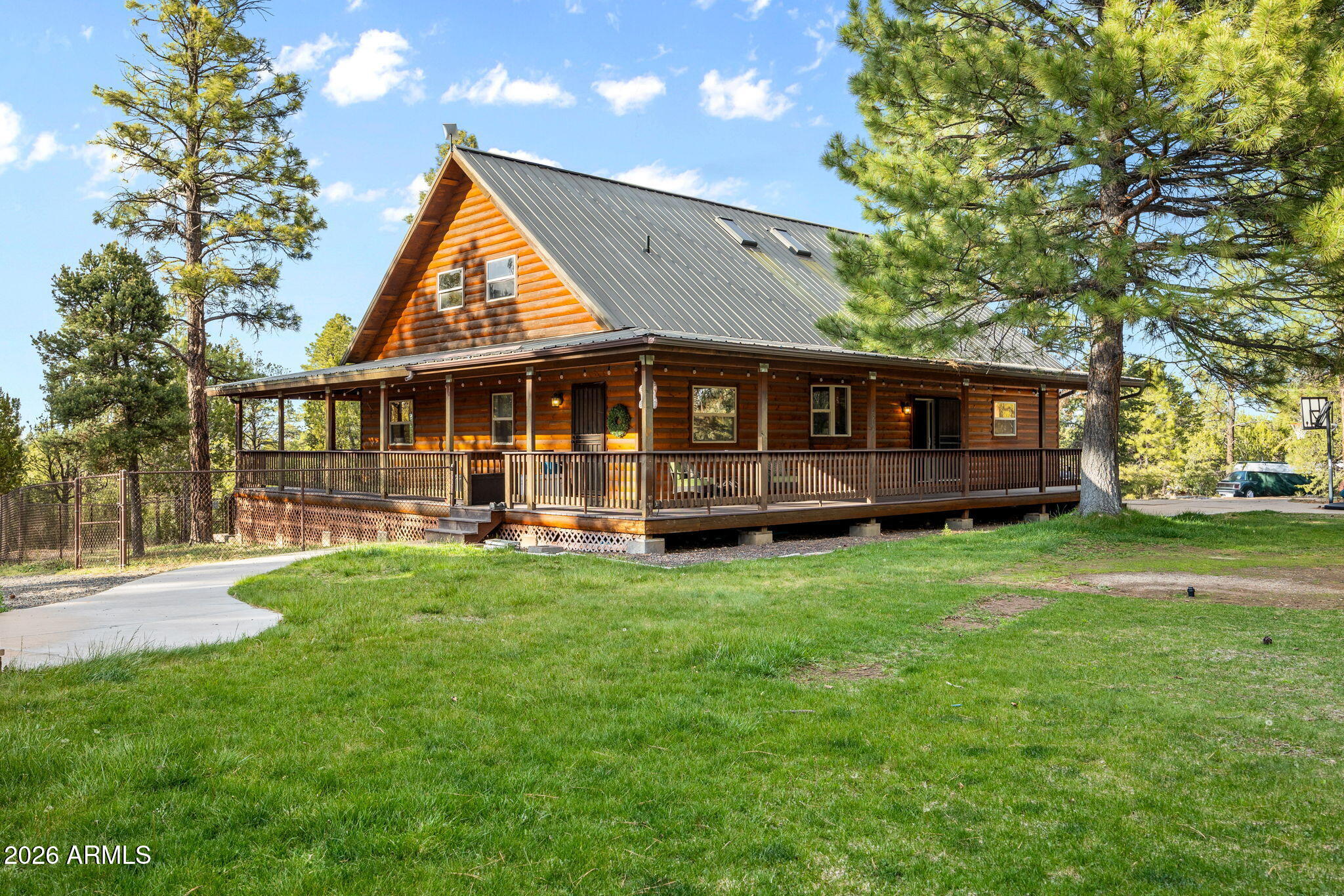 BUCKSKIN ARTISTS COMMUNITY WEST - Residential