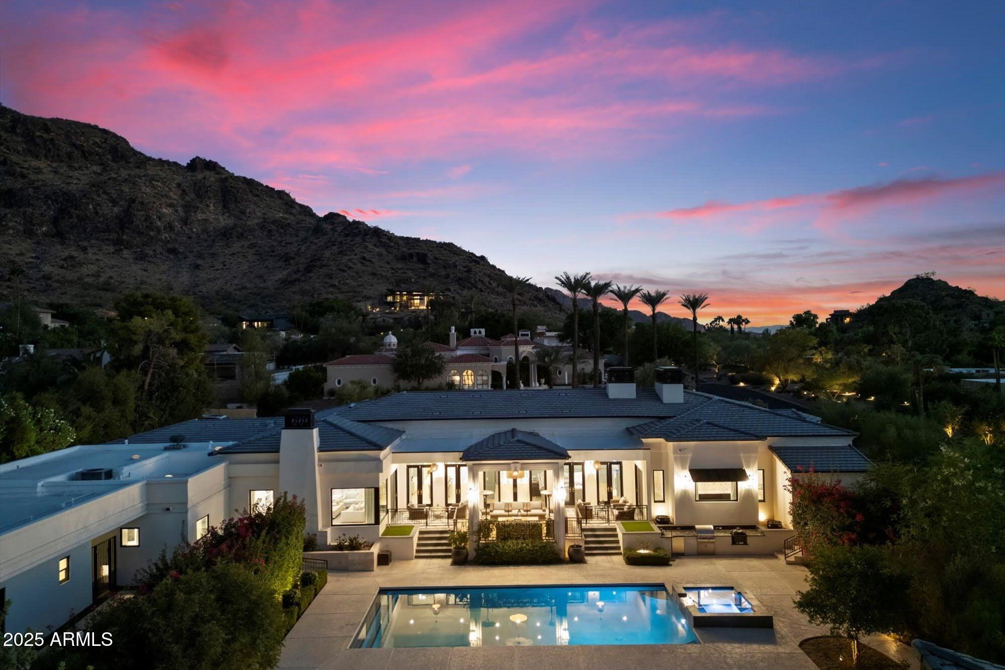 5226 E Desert Vista Road