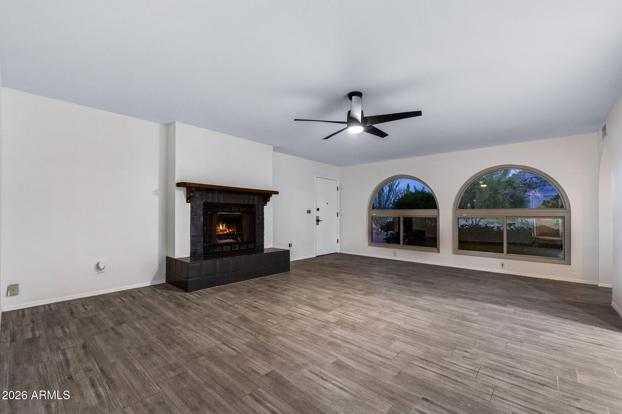 2323 E GREASEWOOD Street