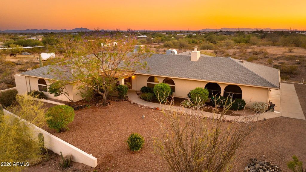 Photo of 2323 E Greasewood Street, Apache Junction, AZ 85119 (MLS # 7016646)