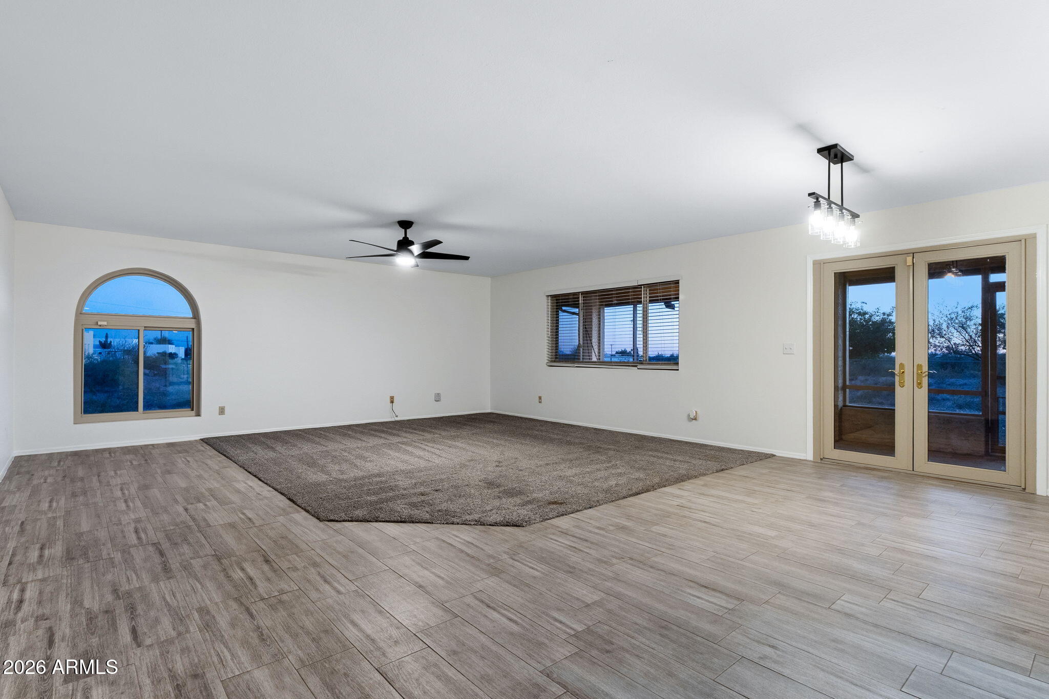 2323 E GREASEWOOD Street