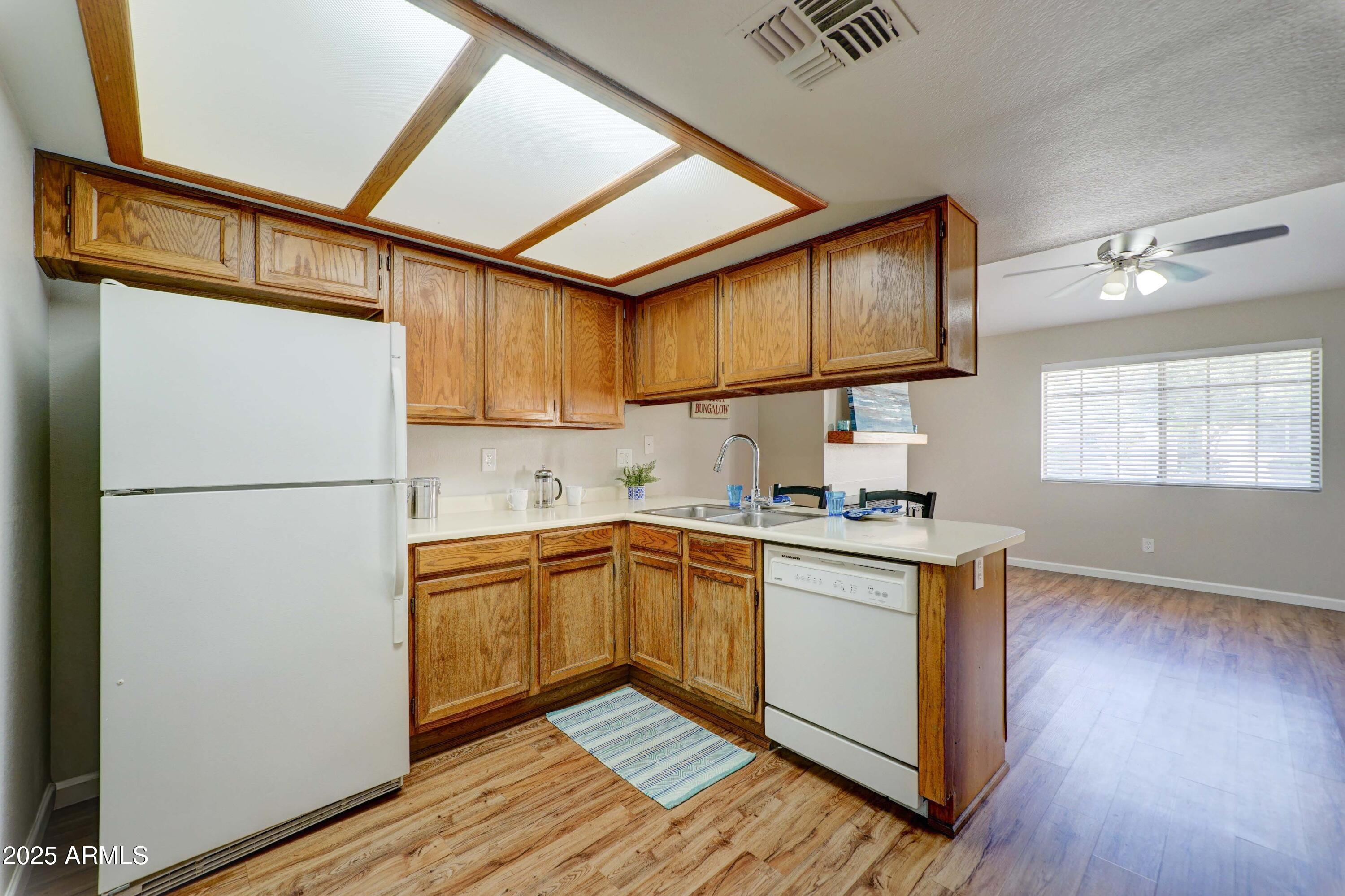 2020 W Union Hills Drive 127