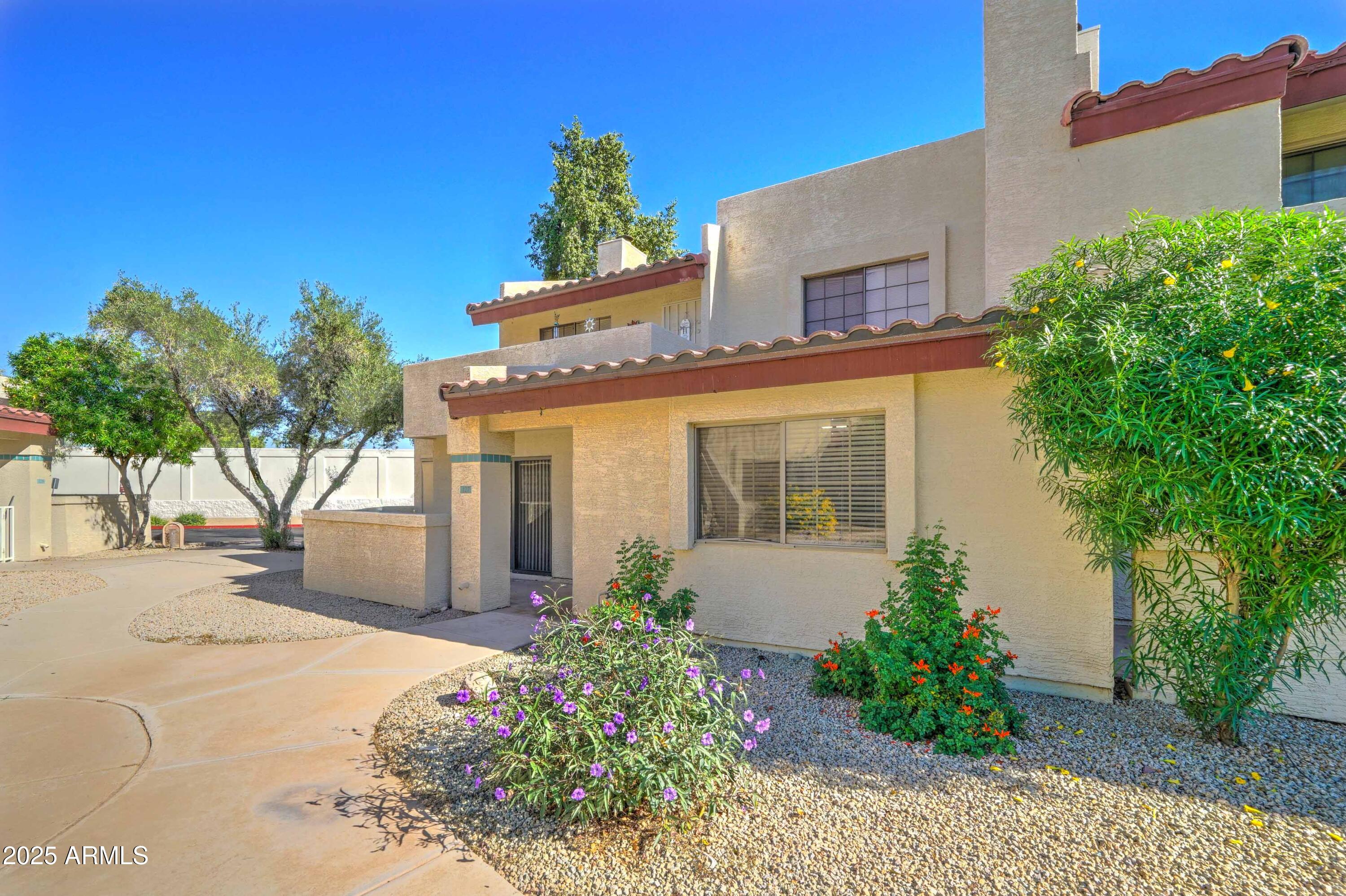 2020 W Union Hills Drive 127