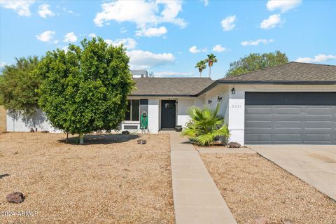 Single Family Residence in Glendale AZ 9021 64th Avenue.jpg
