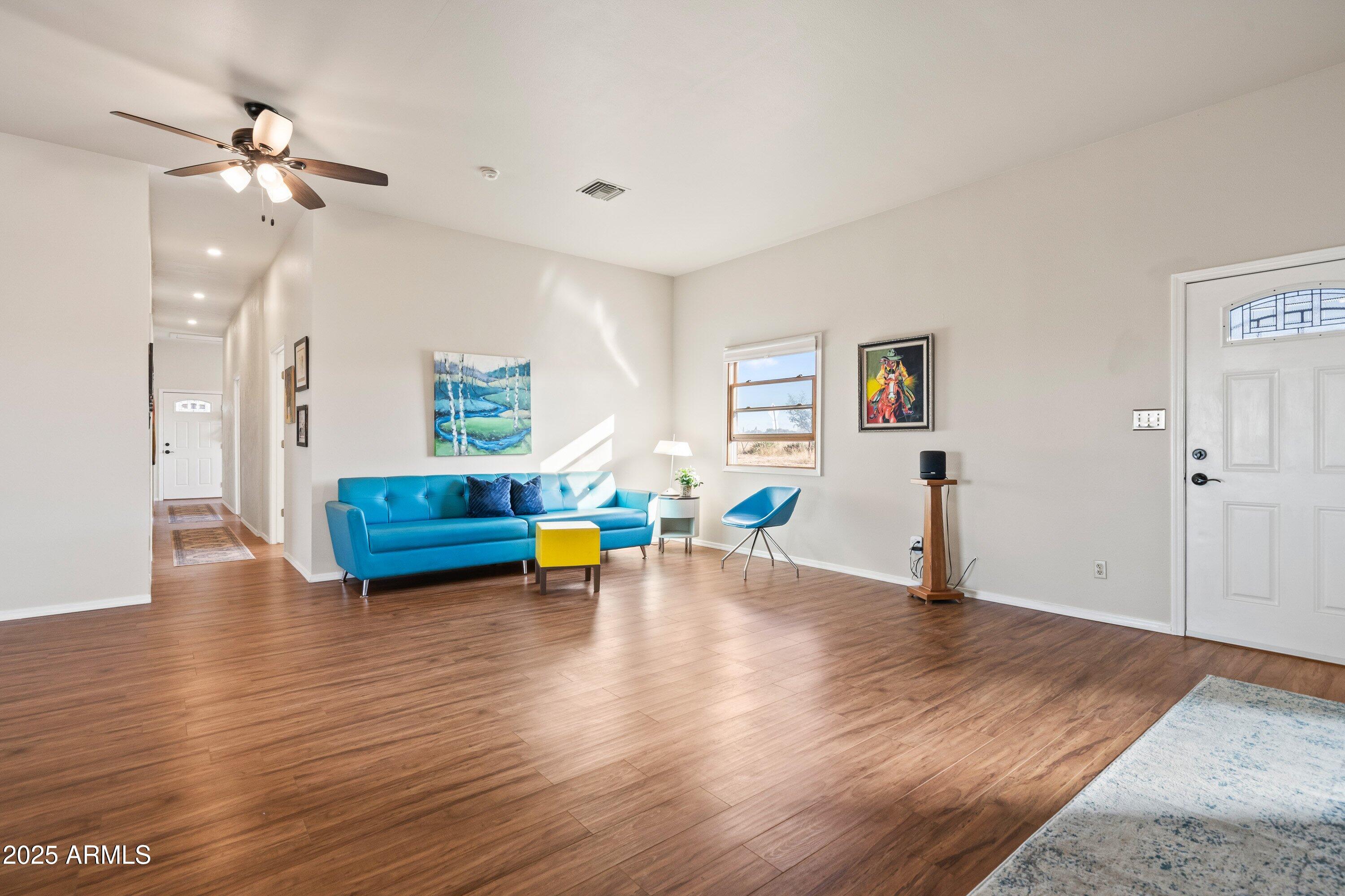 105 LOS ENCINOS Road