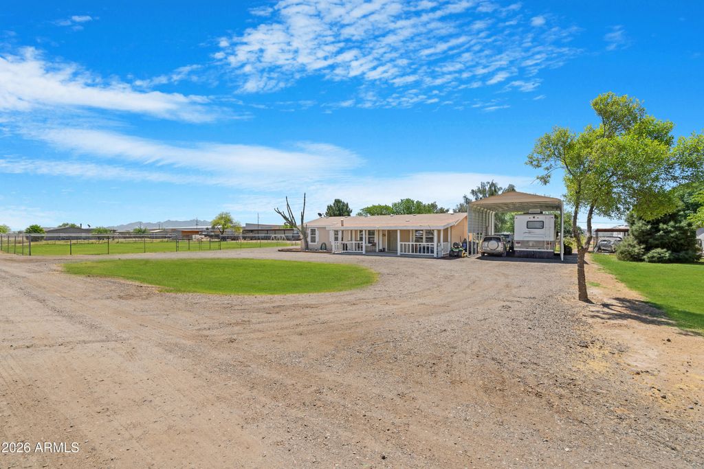 Photo of 22327 W Huntington Drive, Buckeye, AZ 85326 (MLS # 7015249)