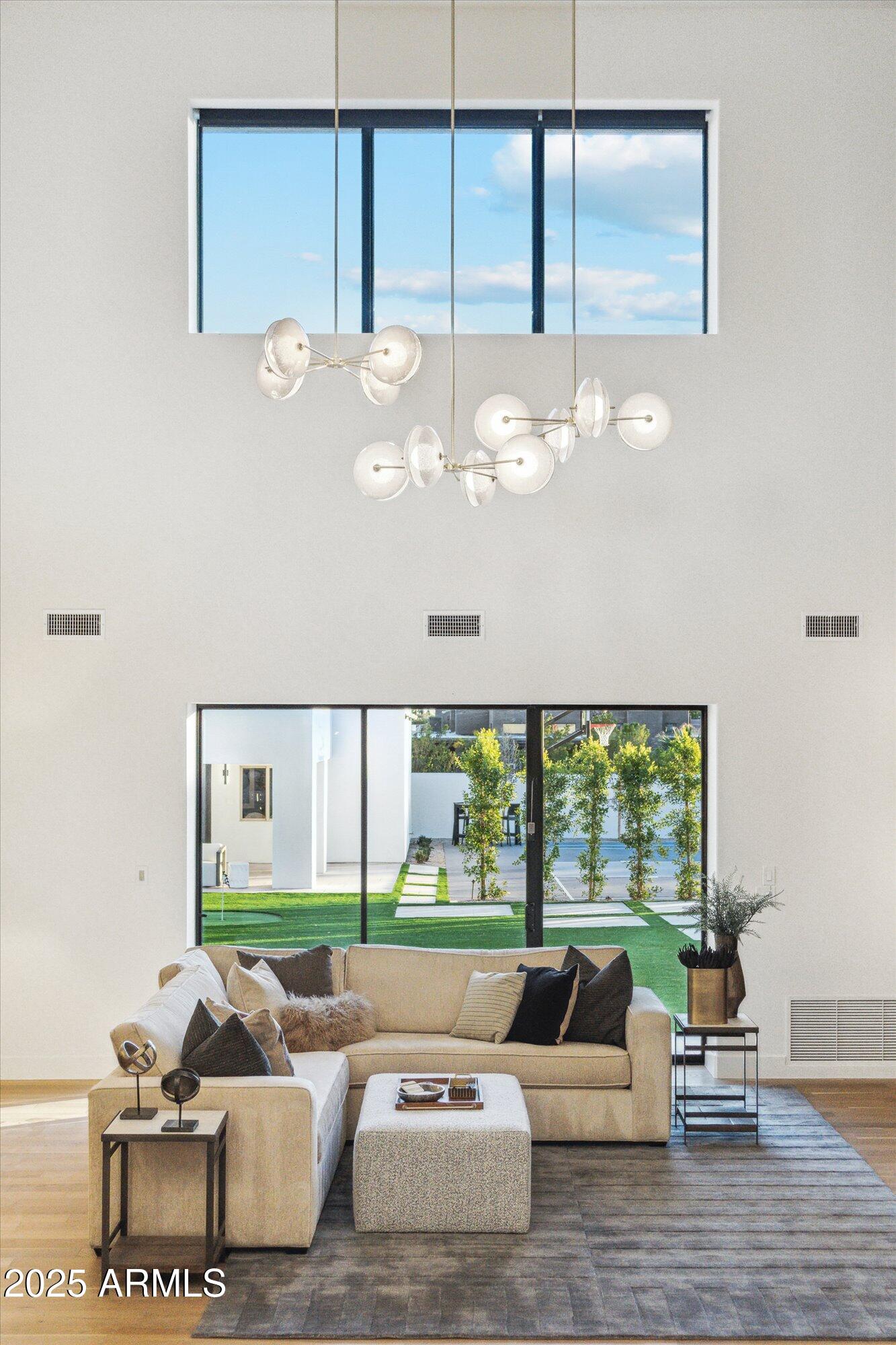 9809 E DESERT COVE Avenue