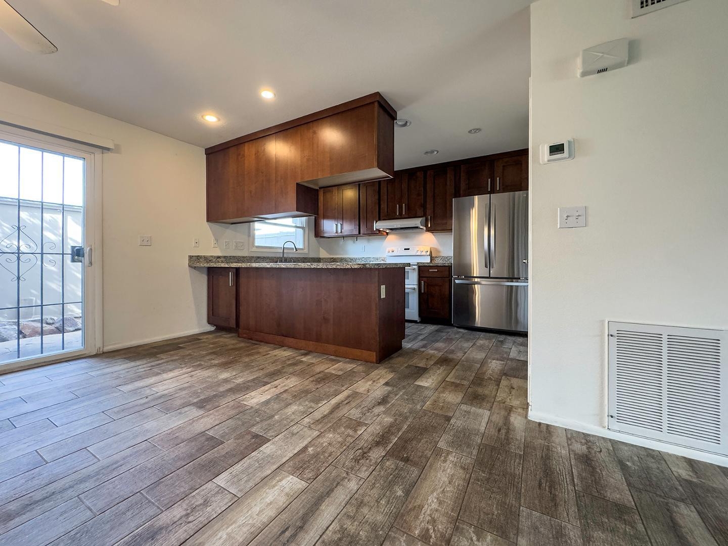 2881 E Fairmount Avenue