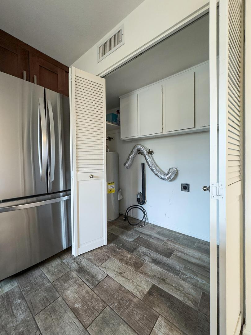 2881 E Fairmount Avenue